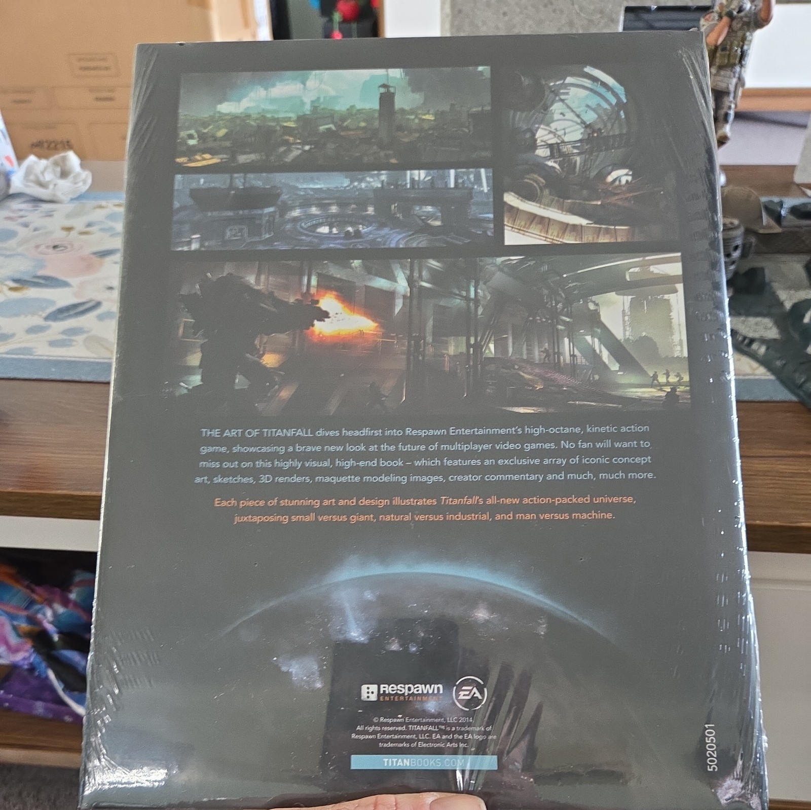 Titanfall Collector’s Edition Statue – Game and Poster not included – X box