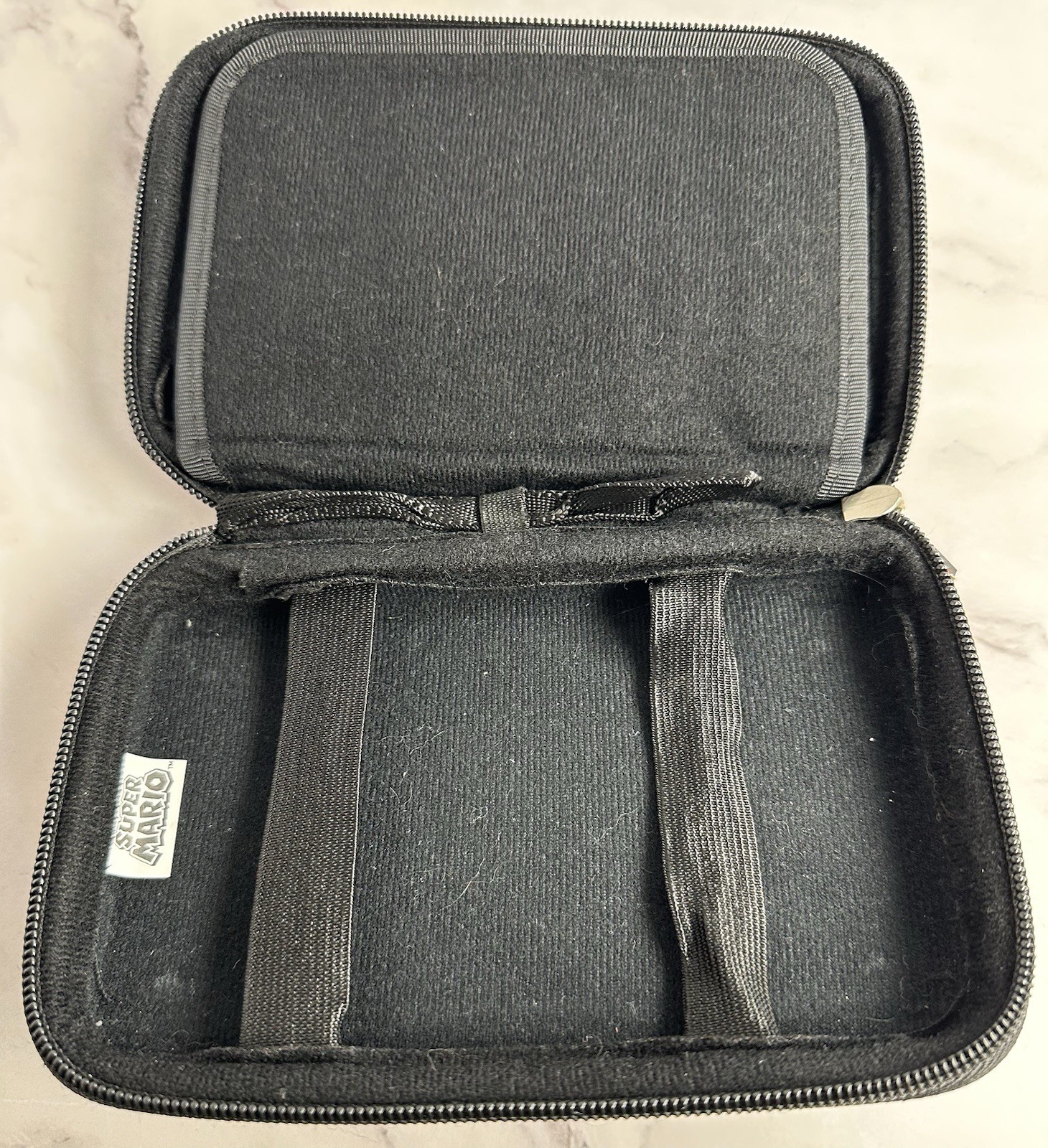 Nintendo New 3DS XL Console W/Charger & Case (DOESN’T READ GAMES/PARTS ONLY)