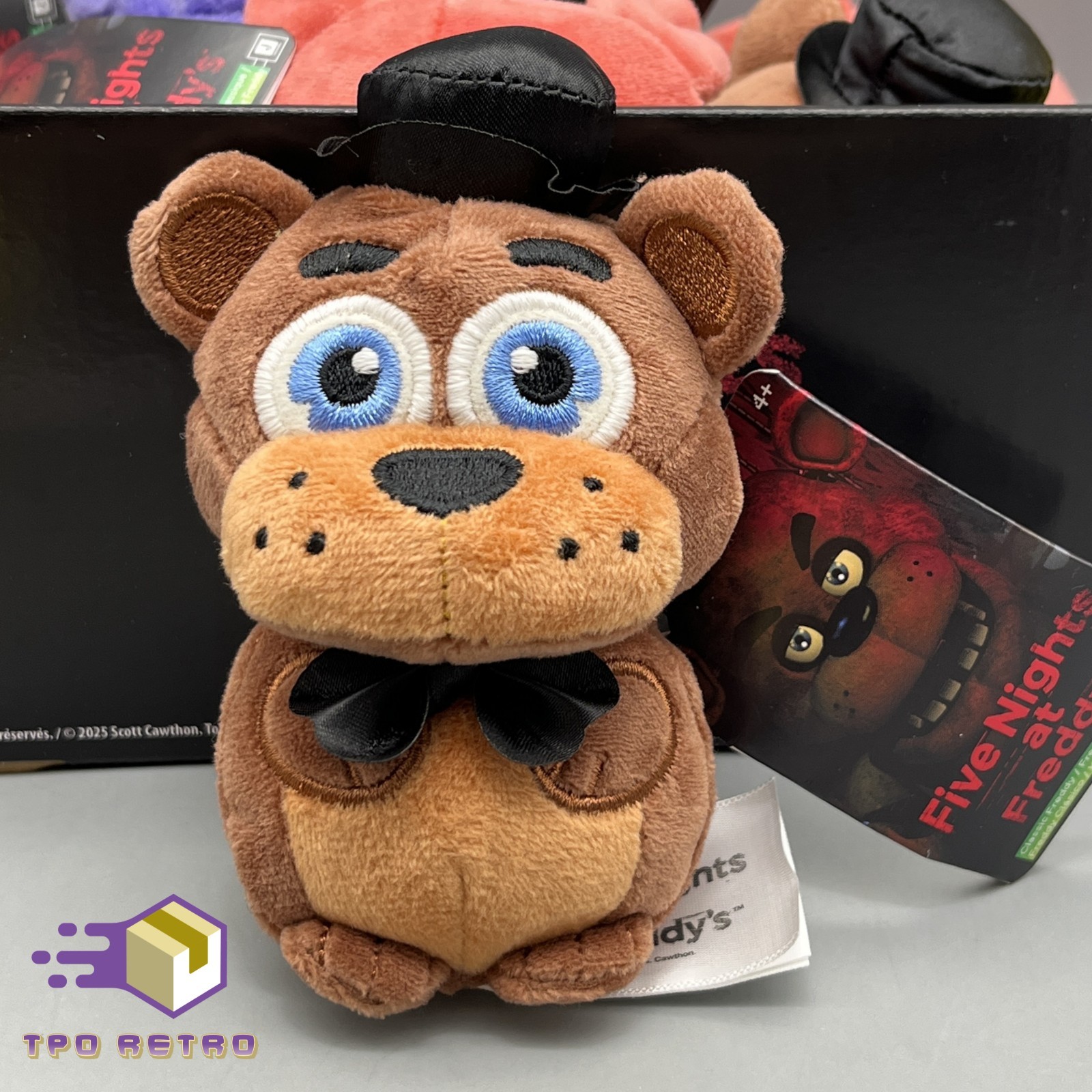 Jazwares FNAF 2025 4″ Mini Plush Set 5 GLOW EYES Freddy Bonnie Chica Foxy Golden