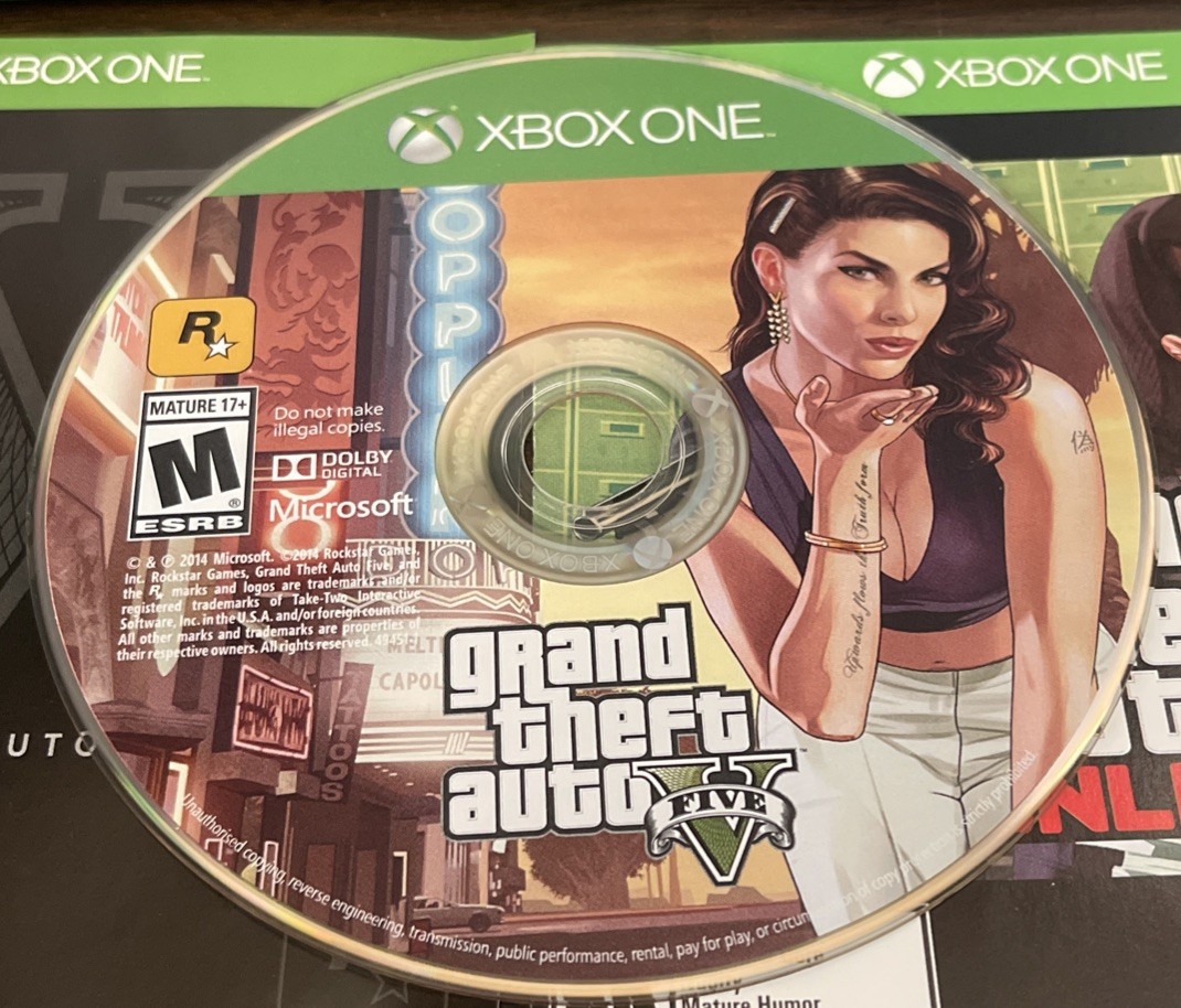 Grand Theft Auto V 5 Xbox One Series X Compatible CIB w/ MAP LN
