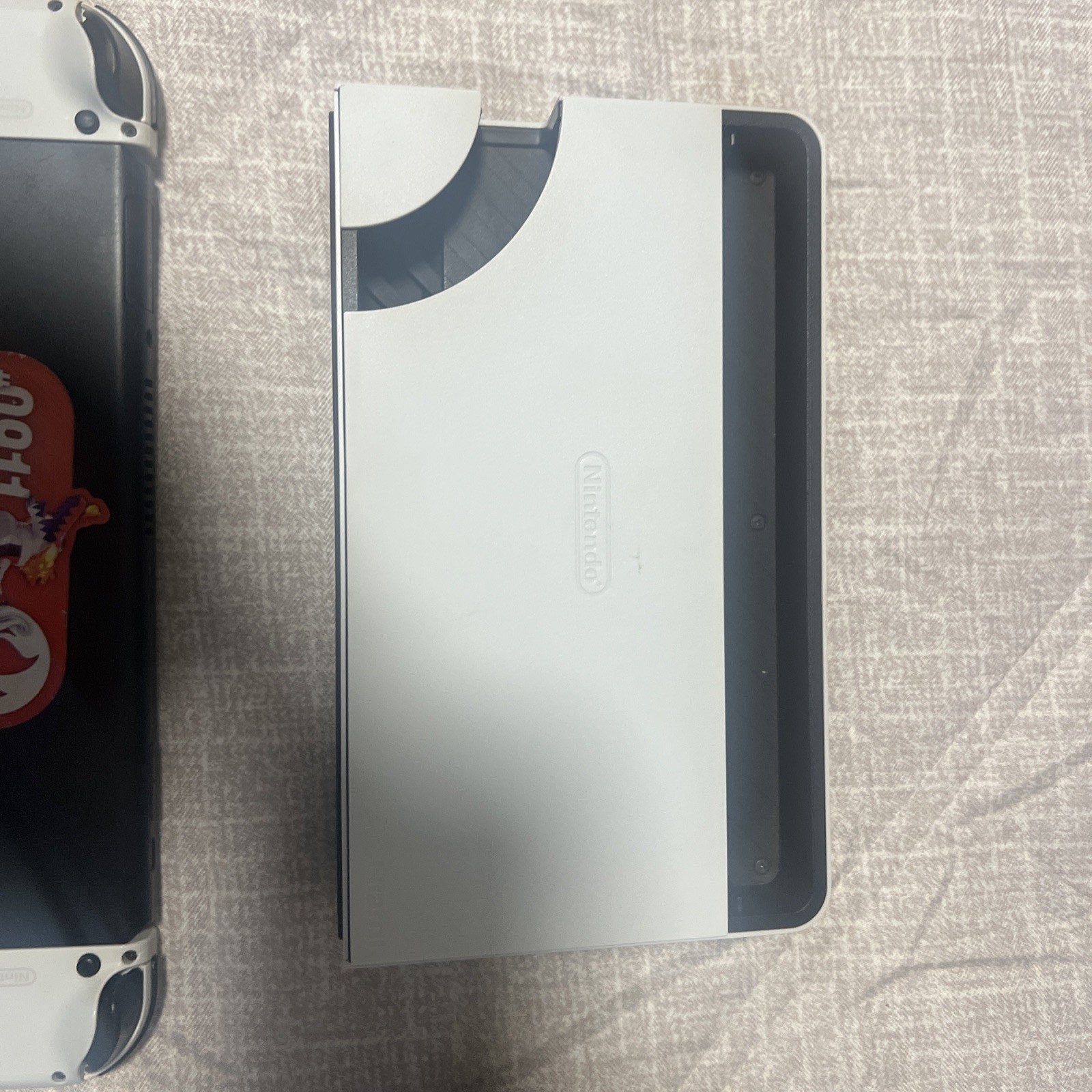 Nintendo Switch OLED Model HEG-001 – 64GB – White Joycons – OEM Acc/Cables +Case