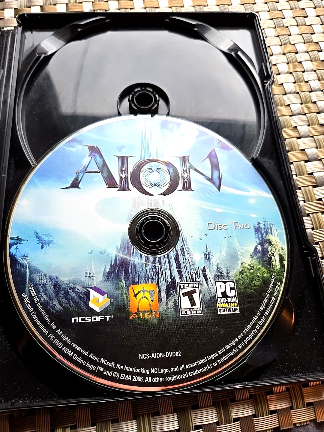 Aion PC DVD-Rom Software 2009 2-Disc Steelbook Edition Game w/Quick Reference P