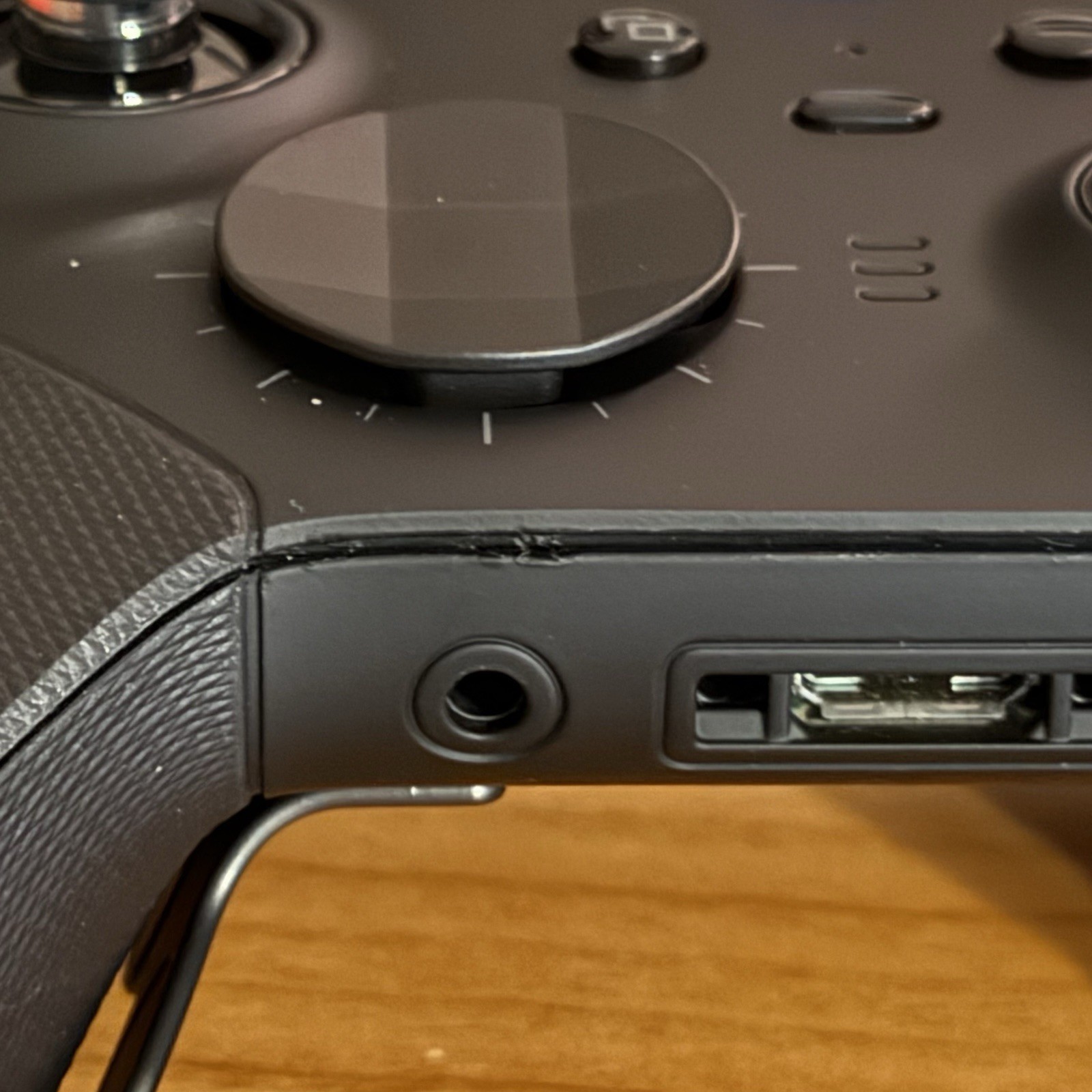 Microsoft Xbox Elite Series 2 Controller Preowned/Repaired. Comes With Packaging