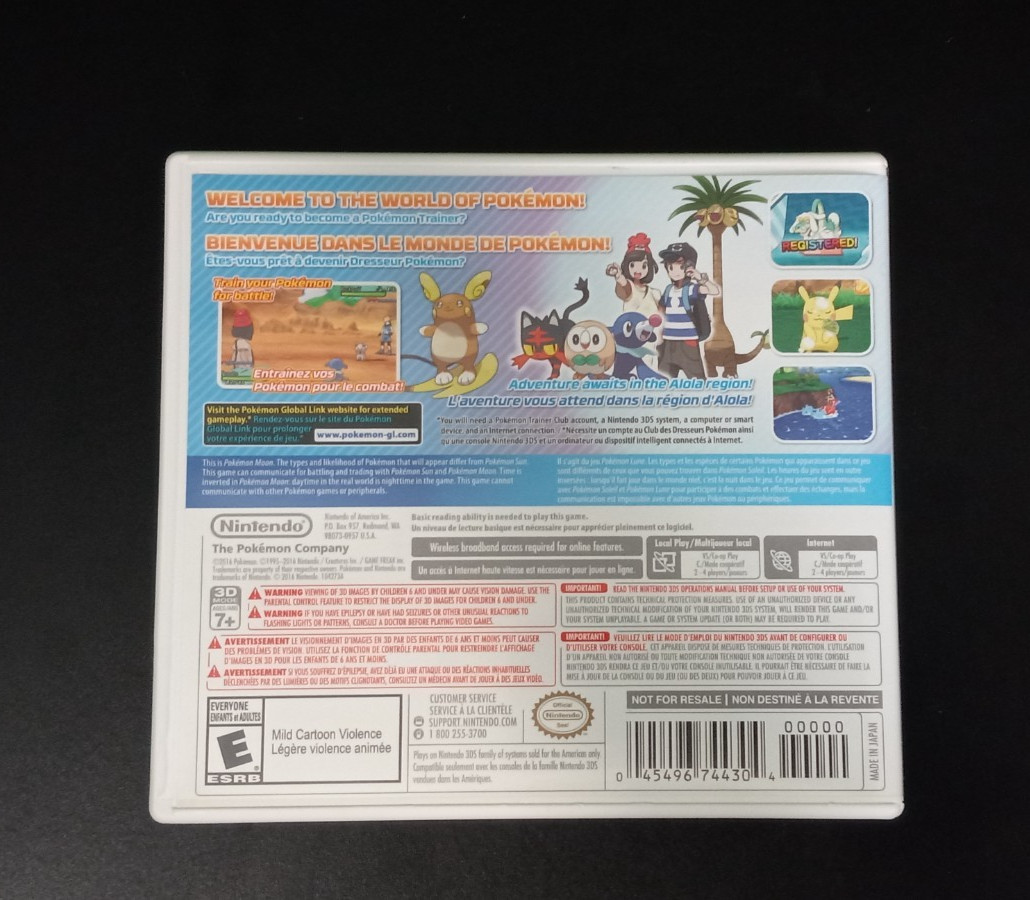 Pokémon Moon with Lunala Figure (Nintendo 3DS, 2016) CIB