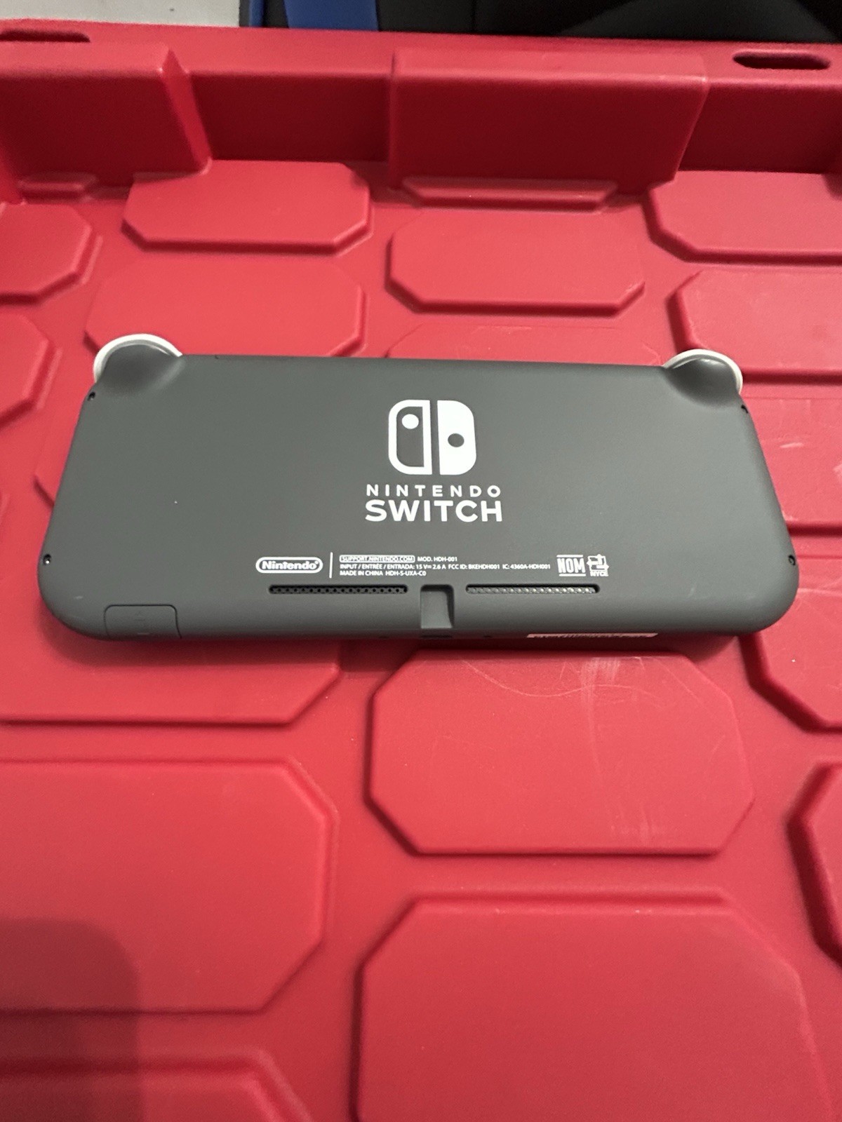 Nintendo Switch Lite + Grip Case + Splatoon 2 (Authentic) Game