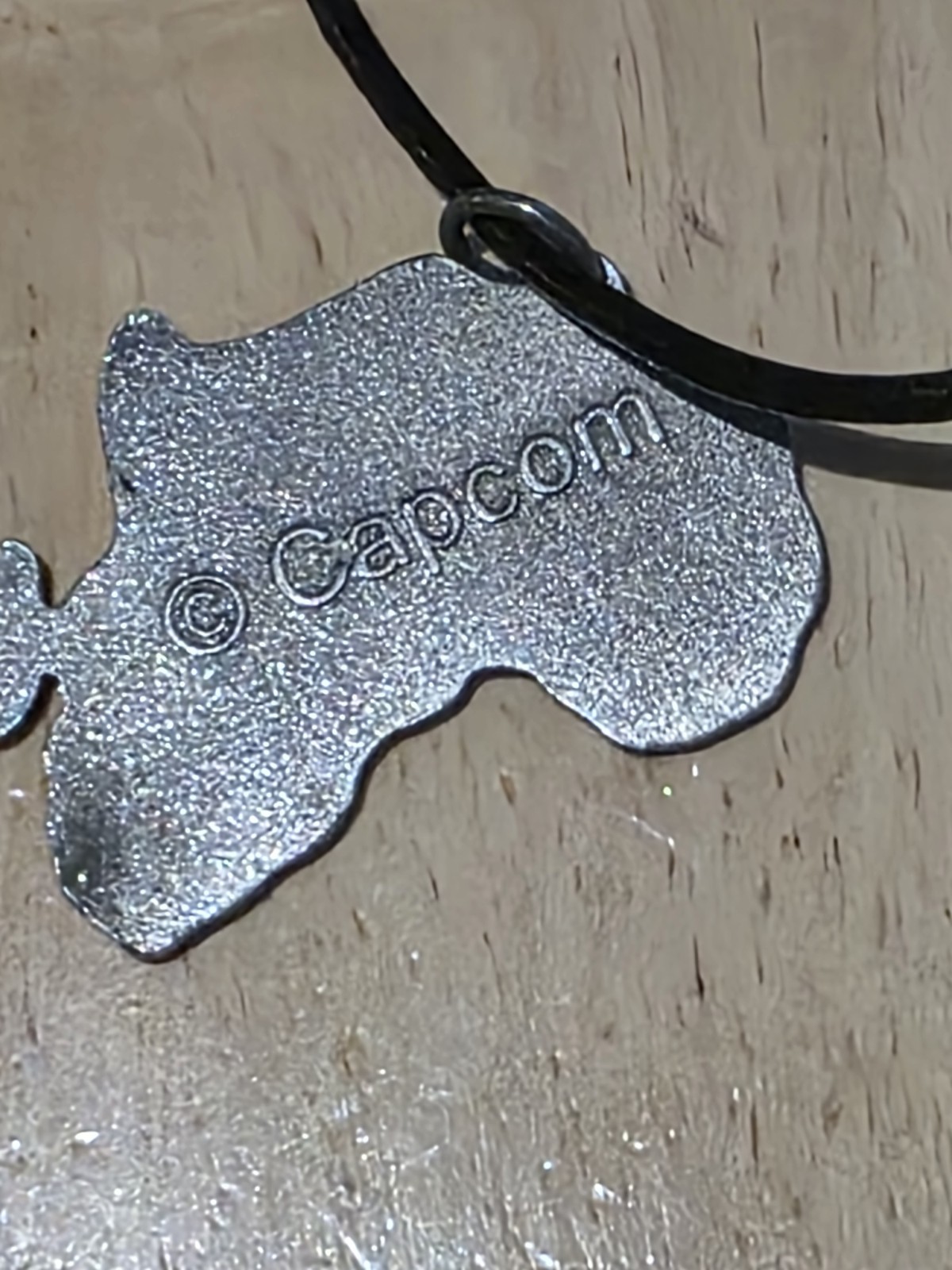 Official RESIDENT EVIL 5 Kijuju Necklace PROMO CAPCOM & Chris Redfield