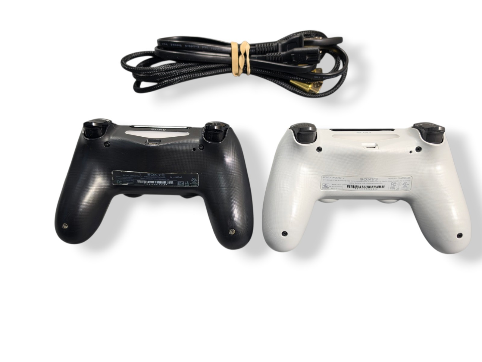 Sony PlayStation 4 Slim CUH-2015A 500GB – Console 2 Controllers & Cables