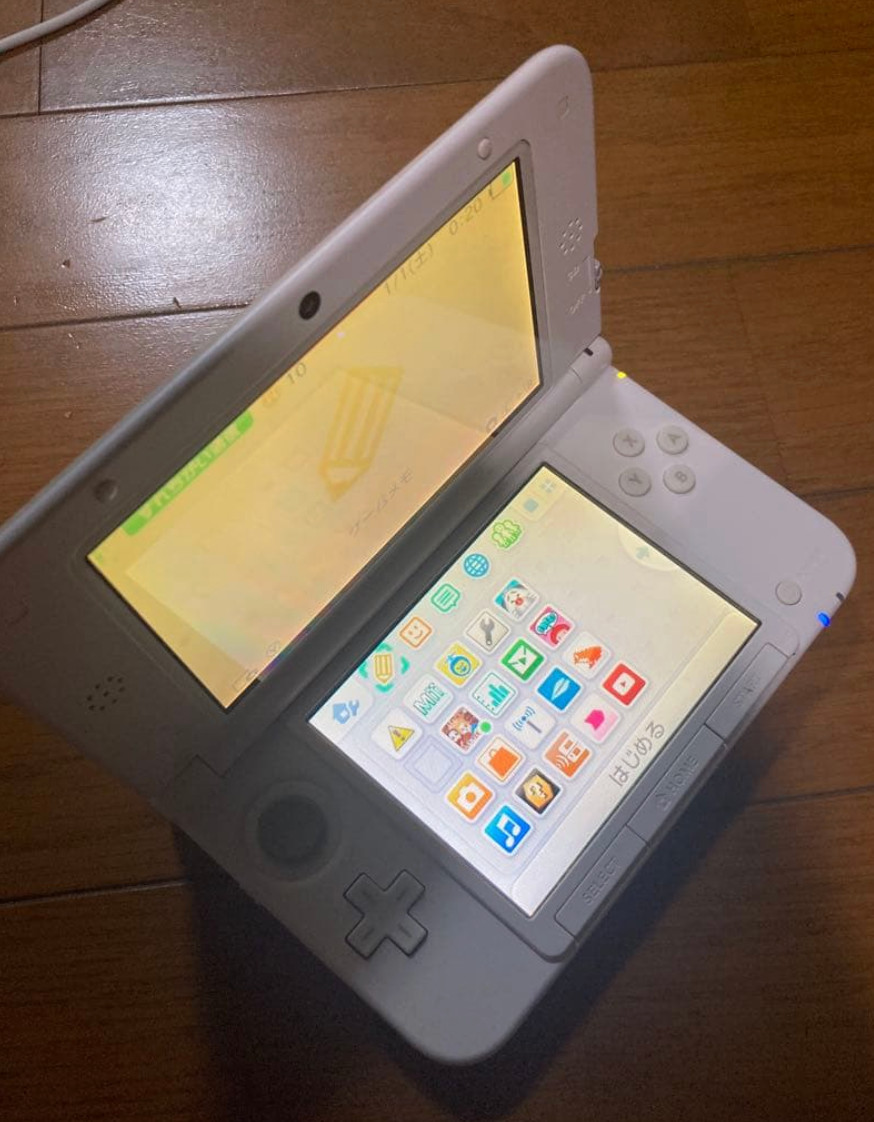 Nintendo 3DS LL XL console Airou White with Charger/Stylus