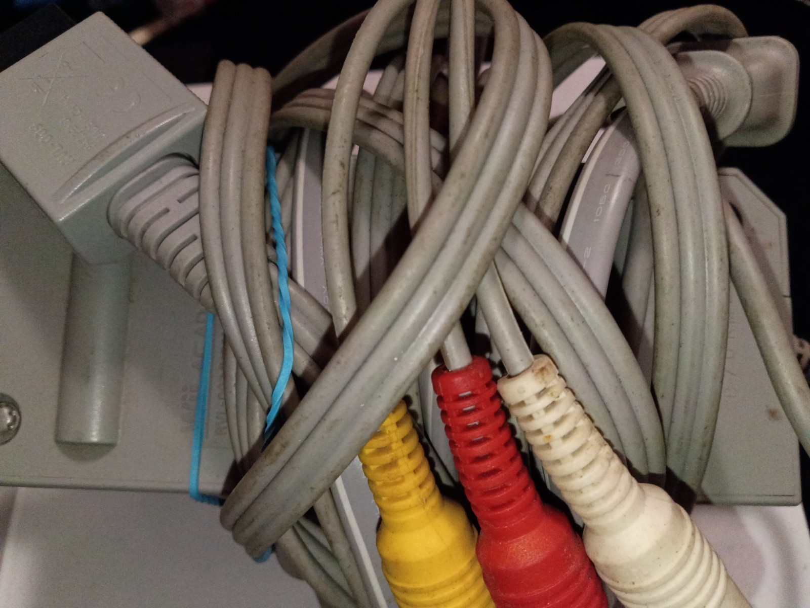 Nintendo Wii AV Cable RVL-009 6ft Gray Composite/RCA Stereo Audio Video