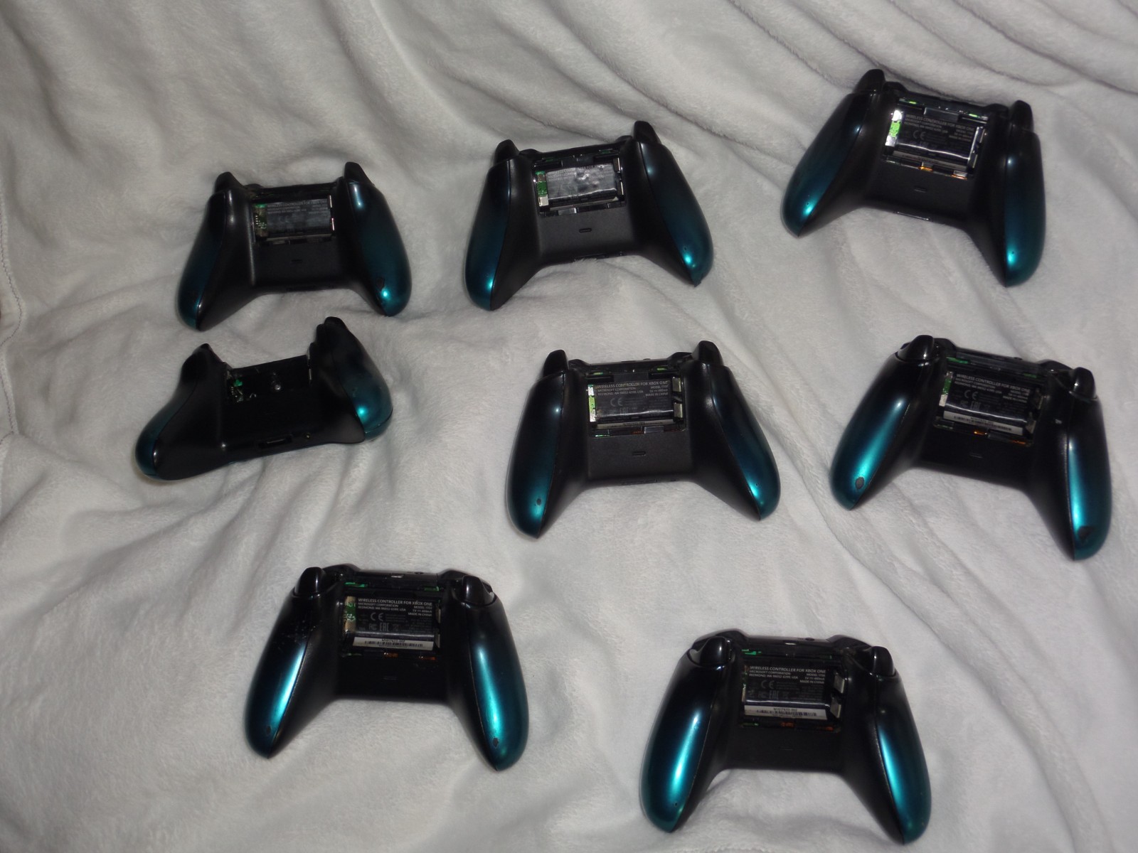 Lot of 8 Xbox One Limited Edition (Ocean Shadow) Controllers – Parts/ Repair.
