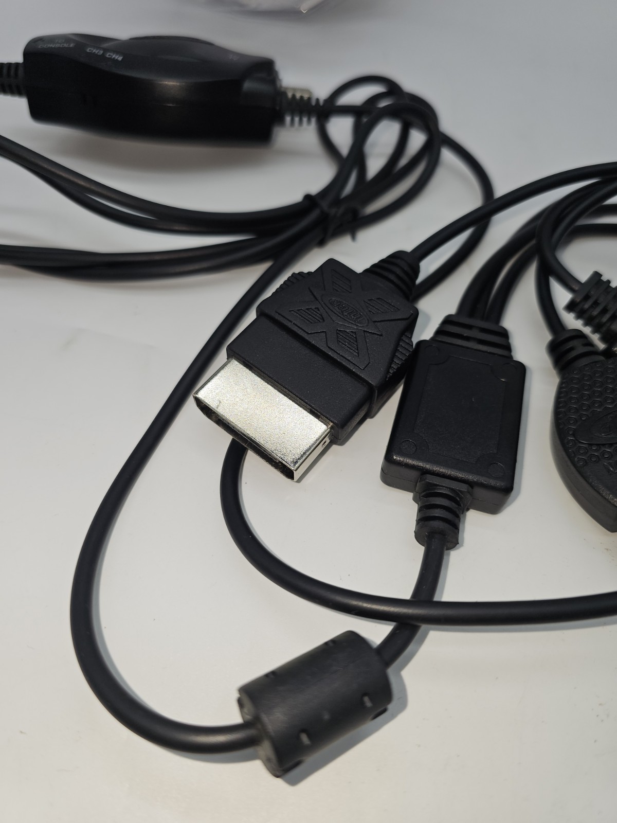 Intec Universal RFU Adapter Connects PS2 XBOX Gamecube Console to TV – [NOB]