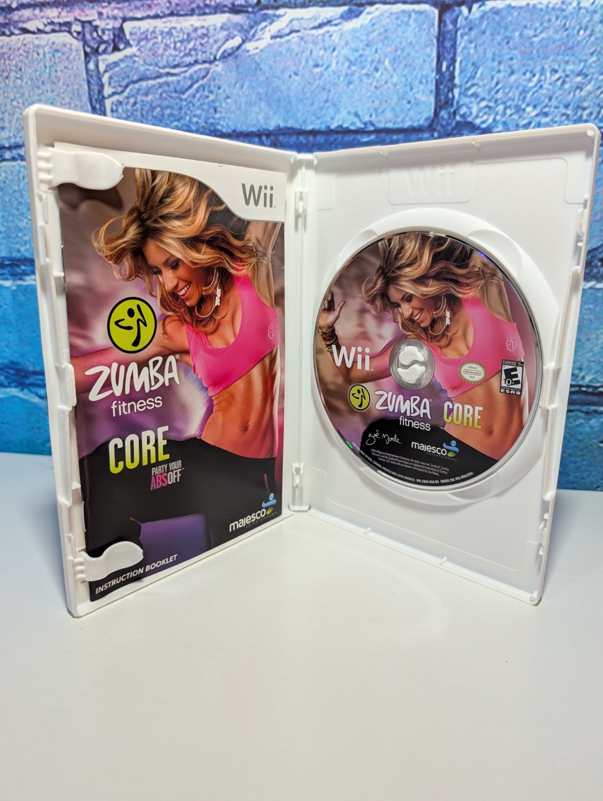 Zumba Fitness Core (Nintendo Wii, 2012) Game, Case, and Instruction Manual