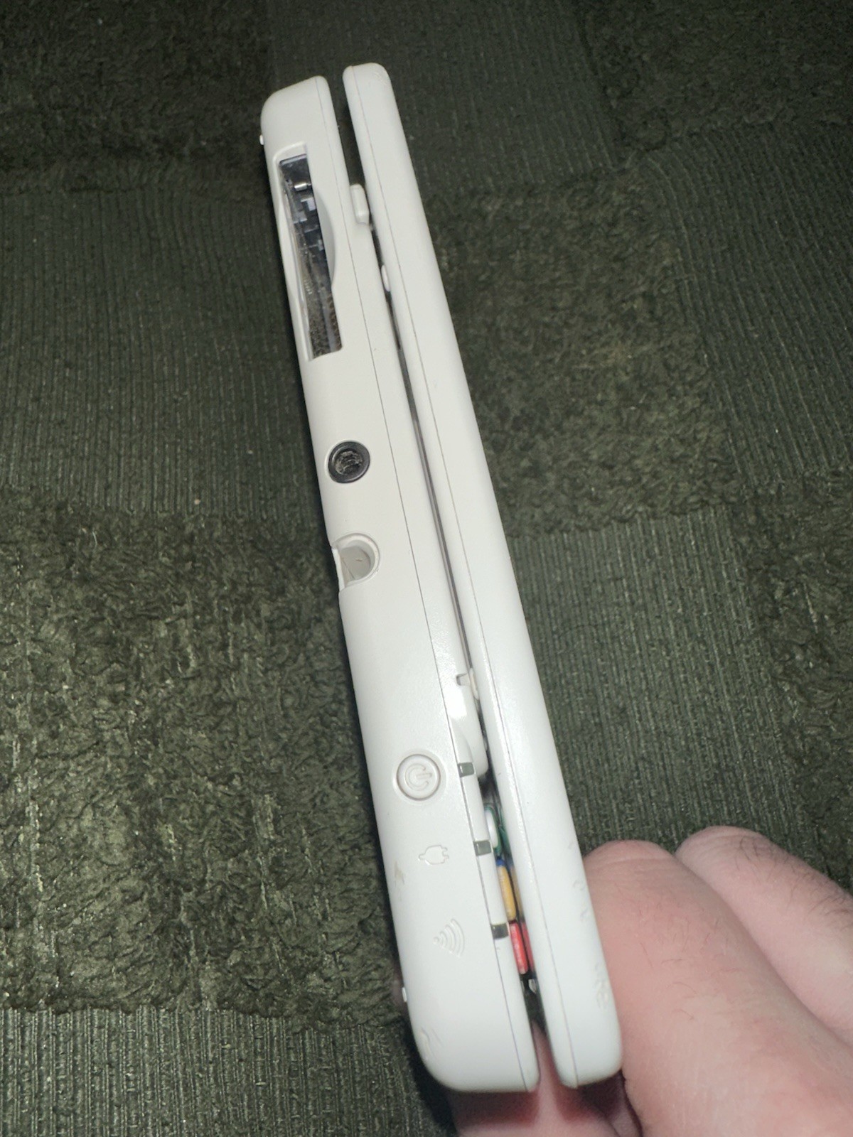 “New” Nintendo 3DS Super Mario White Edition + Games