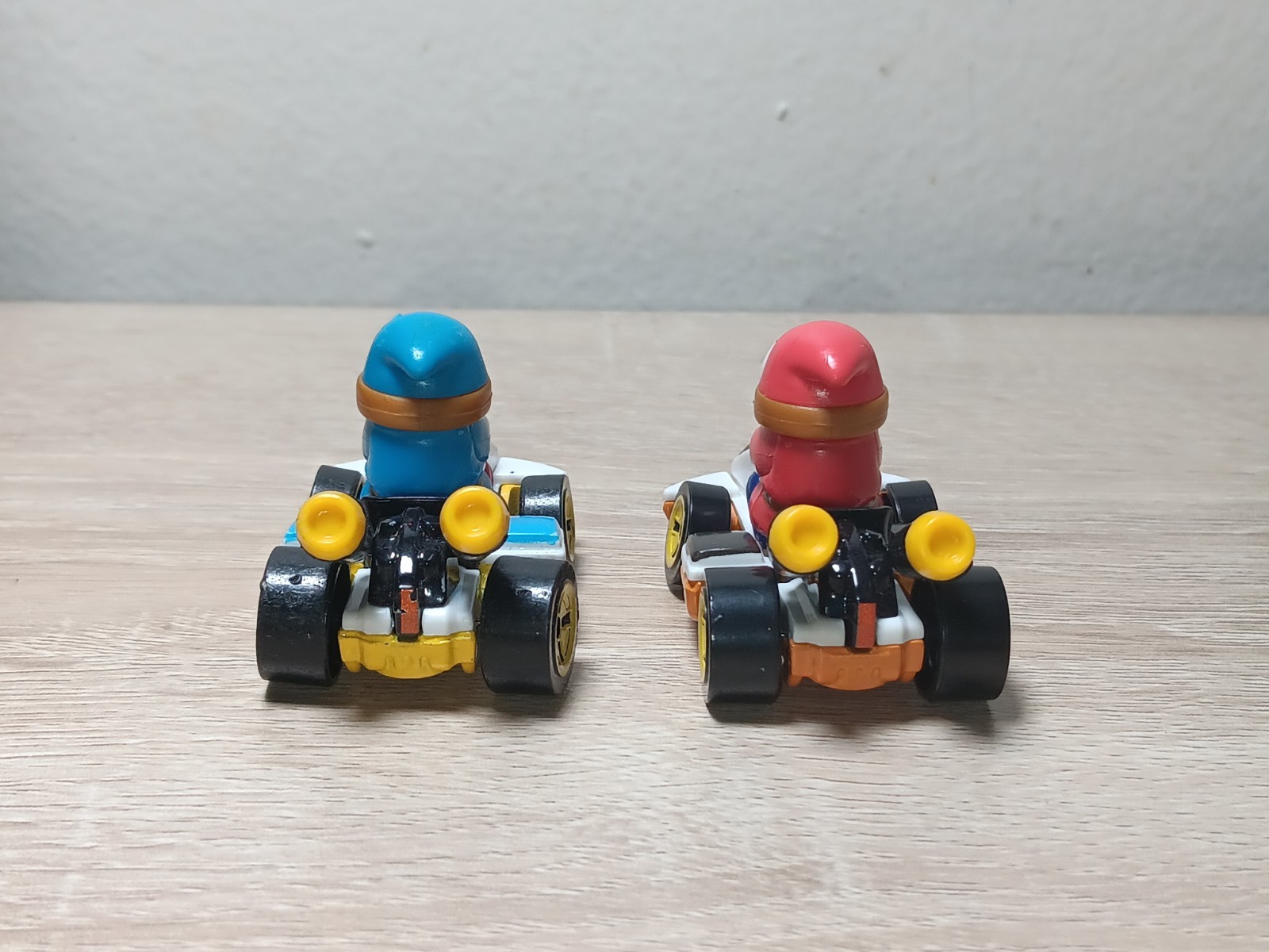4-PK DIDDY KONG Super Mario Kart Hot Wheels Donkey Shy Guy Red Blue Pipe Frame