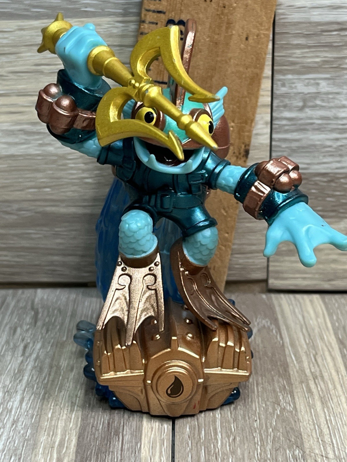 Deep Dive Gill Grunt and Reef Ripper Skylanders SuperChargers Figure