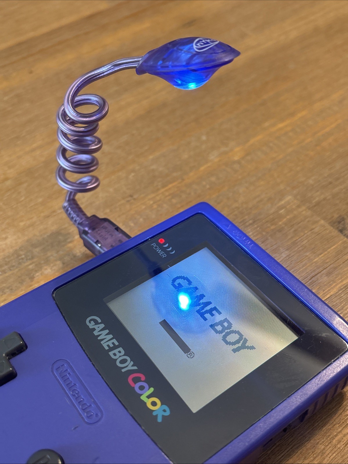 *AUTHENTIC* Nyko Worm Light LED light for Nintendo Game Boy Color, Purple