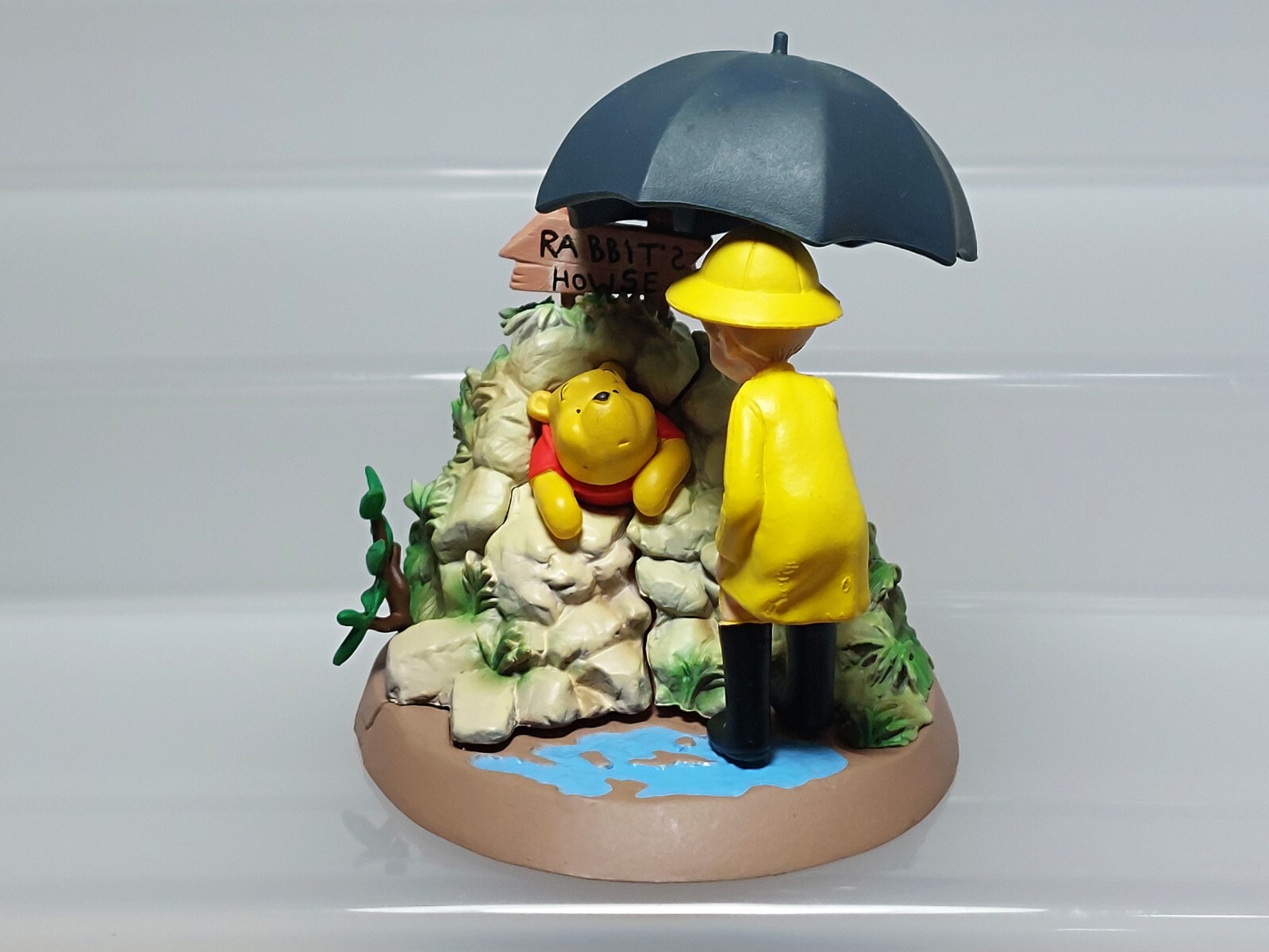 Disney Cinemagic Paradise Primo R Winnie-the-Pooh Christopher Robin Figure 2.6in