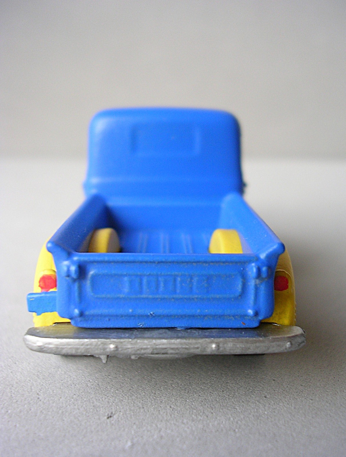 Fallout Vault-tec Matchbox Truck mini diorama