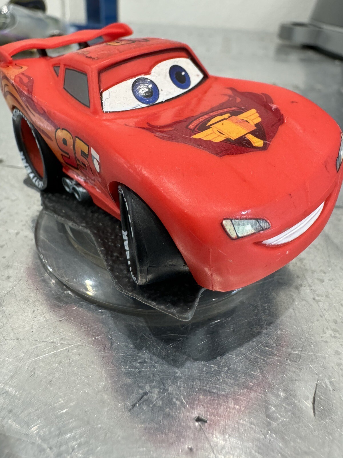 LIGHTNING MCQUEEN – DISNEY INFINITY 1.0 CHARACTER FIGURE
