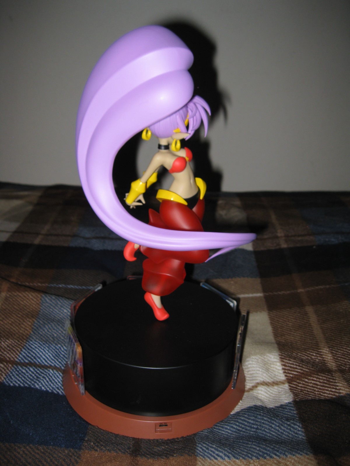 Shantae – Limited Run Games 20th Anniversary Statue + Acrylics (Box Damage)