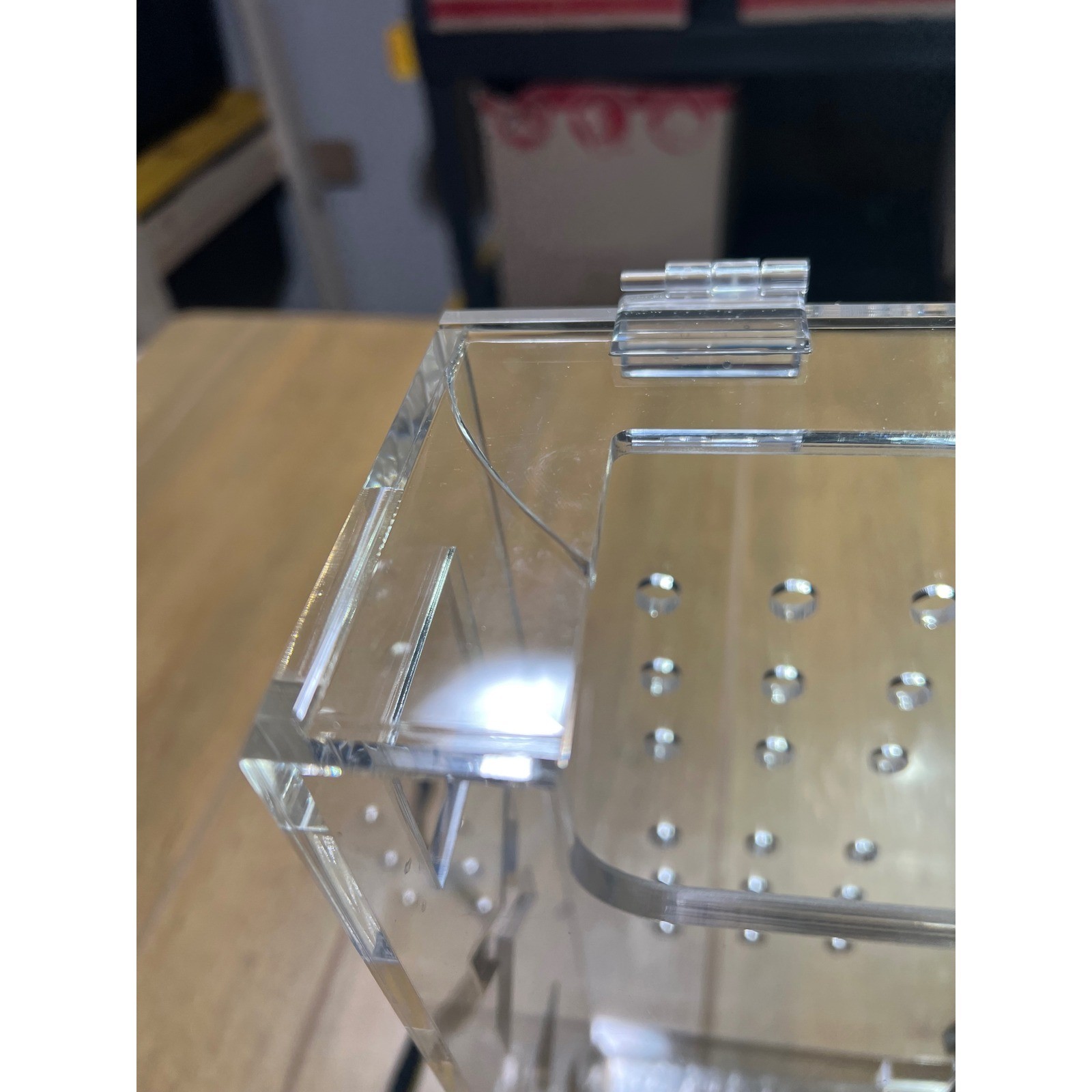 PlayStation 4 PS4 Acrylic Security Display Case with Lock and Keys Clear
