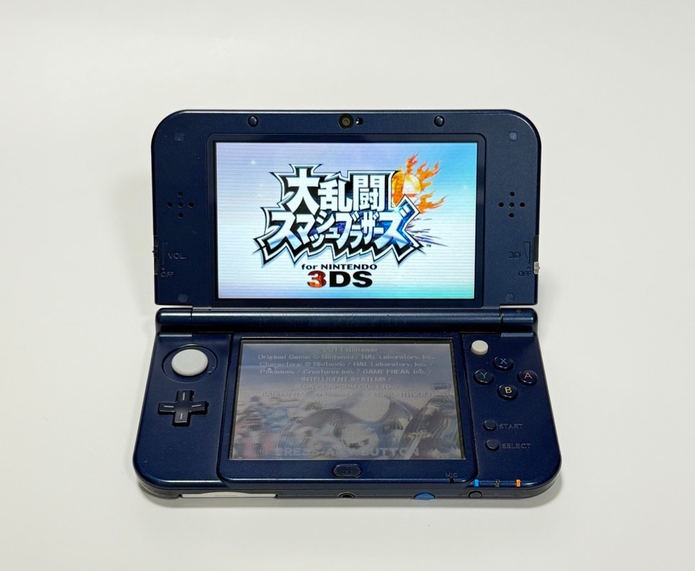 New Nintendo 3DS LL Metallic Blue Console CIB + Mario Kart 7 Smash 3D Land Maker