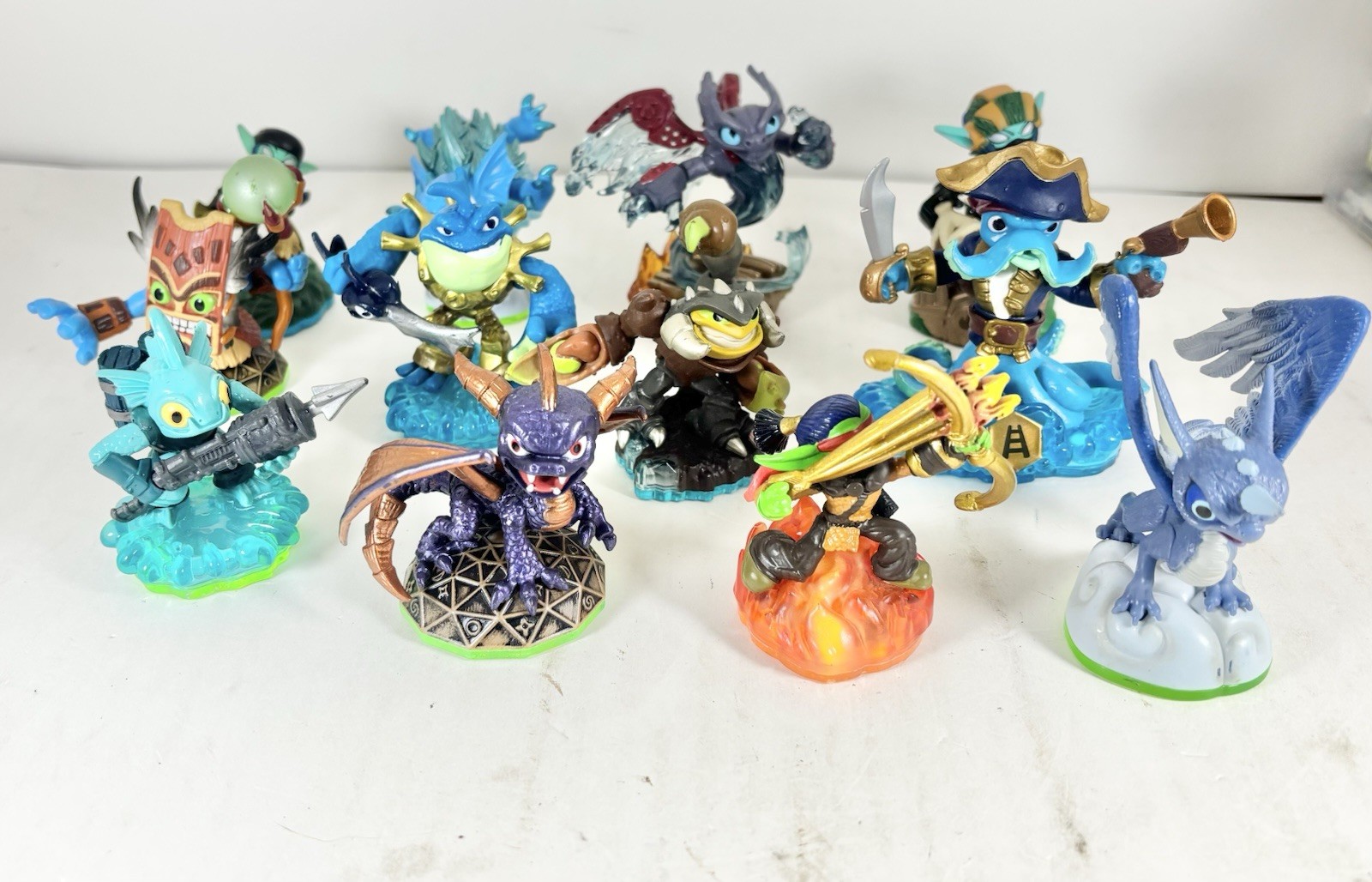 Skylanders Figure Lot of 12 Spyro Stealth Elf Gill Grunt Wash Buckler