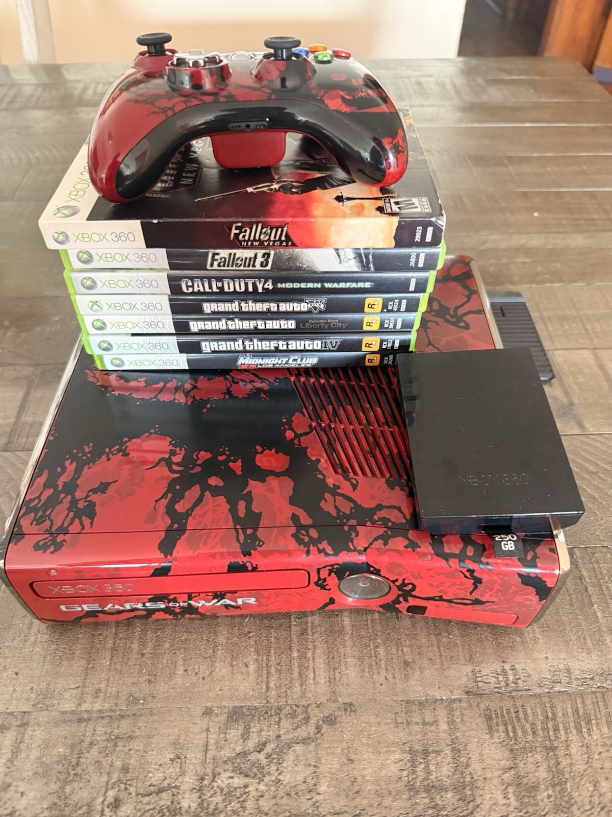 Microsoft Xbox 360 Gears of War Limited Edition Red/Black 250GB w Controller