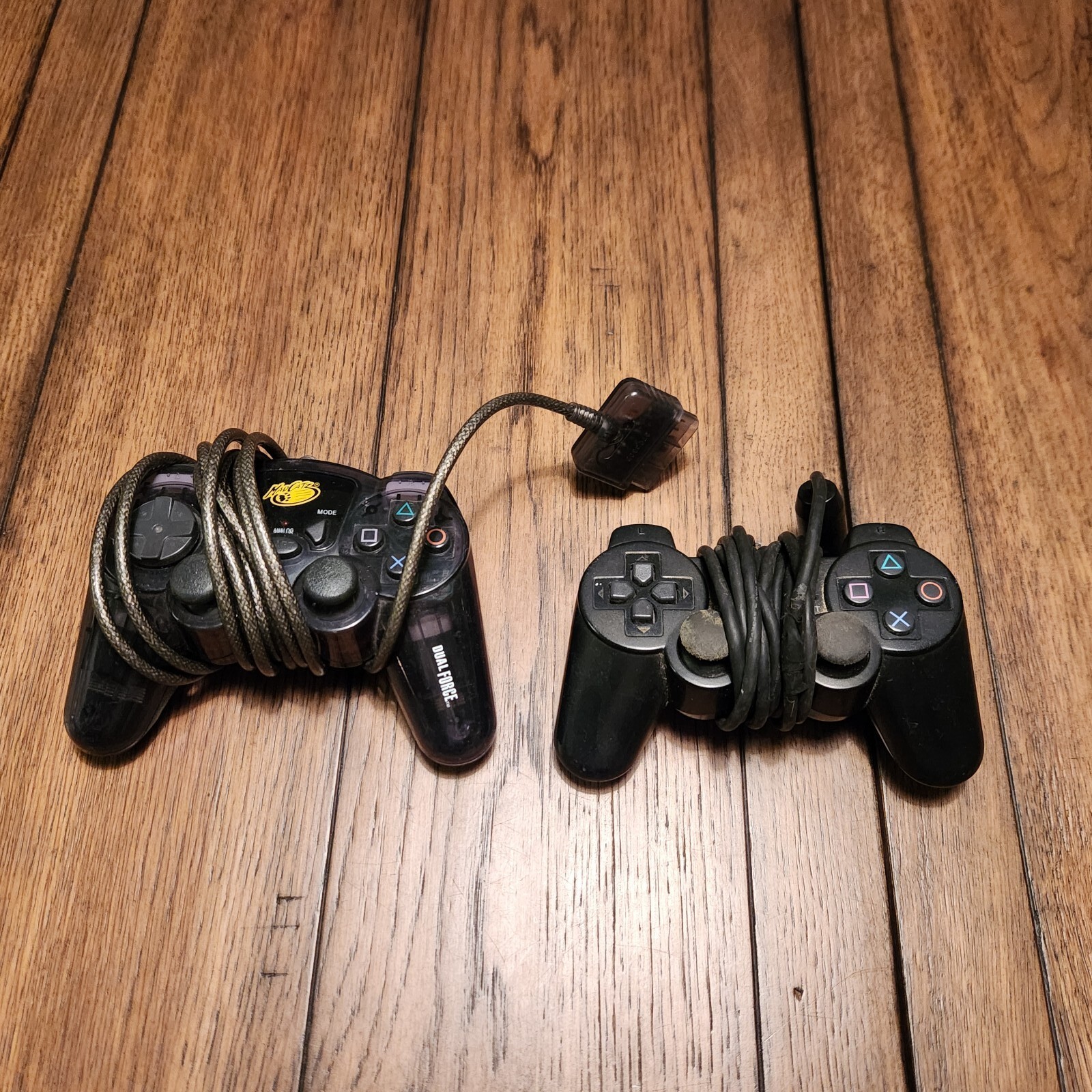 Mad Catz Dual Force PsP2 Gaming Controllers Vintage Cords UNTESTED LoT (2)