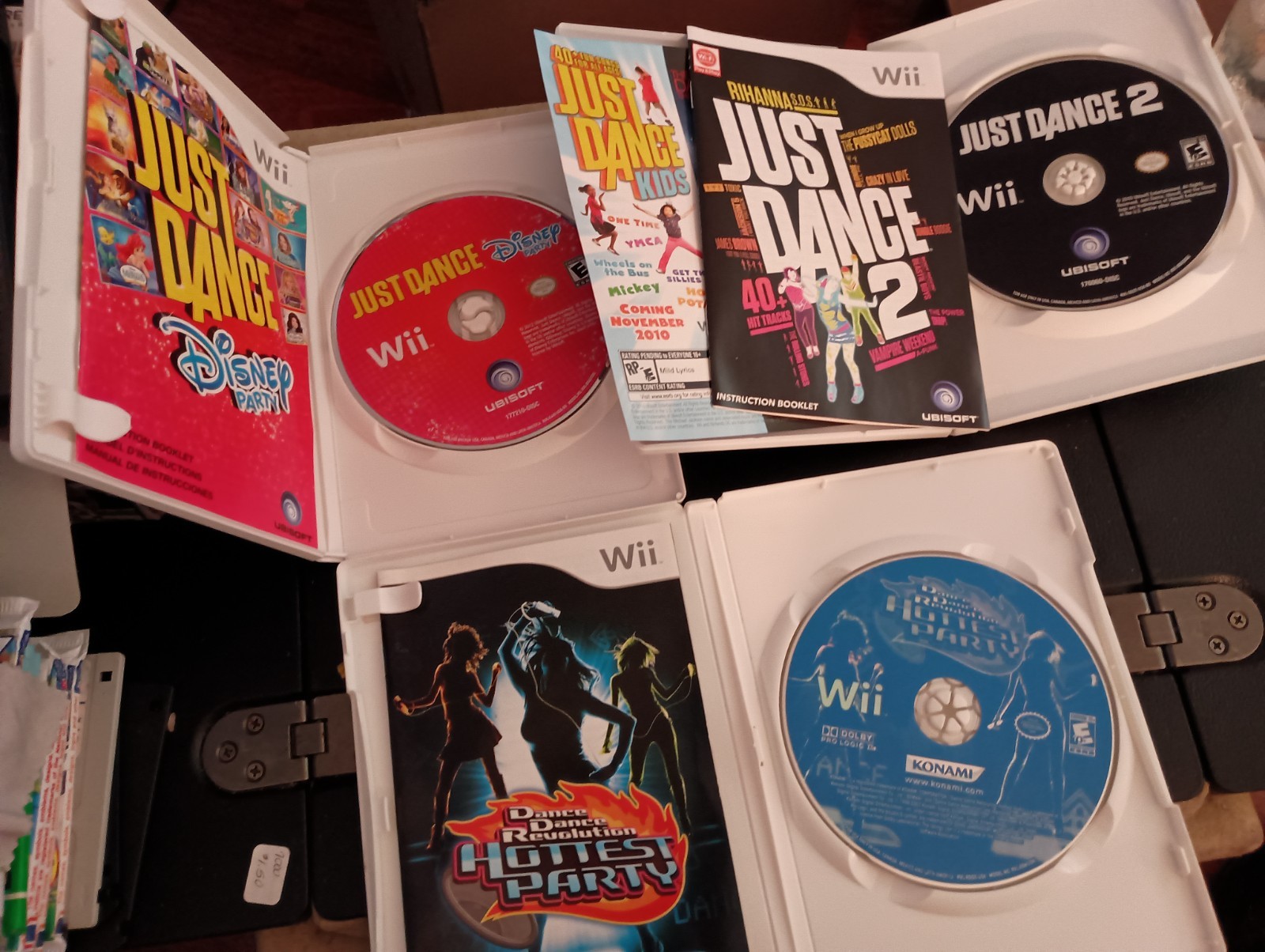 Just Dance 2, Disney, DDR (Nintendo Wii Lot Of 3 Games) CIB Complete w/Manuals