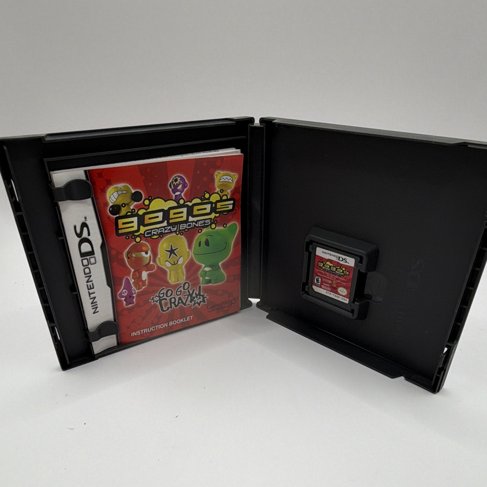 GameMill Entertainment Gogo’s Crazy Bones Nintendo DS 2012 Manual E NTSC-U/C