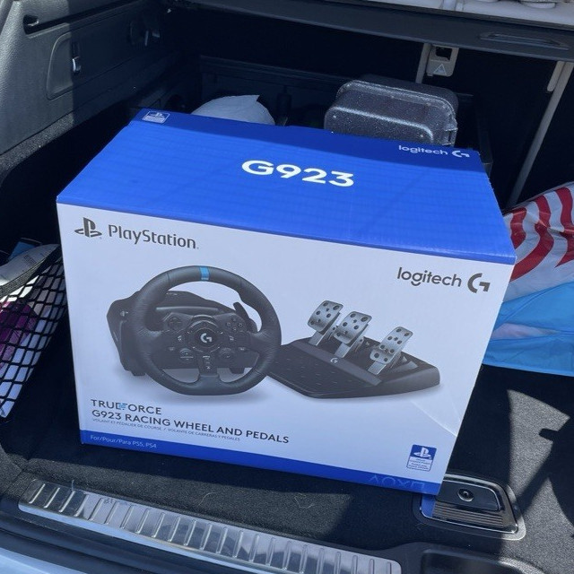 Logitech G923 Racing Wheel & Pedals, Wired, Black for Sony PlayStation 5/4