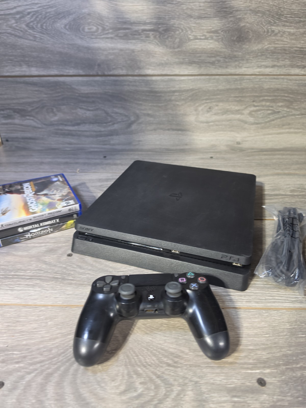SONY PLAYSTATION 4 PS4 CUH-2215B 1 TB CONSOLE 3 GAME BUNDLE W CONTROLLER & CORD