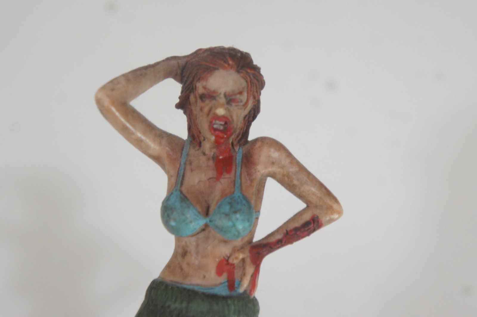 Dead Island Riptide Rigor Mortis Collectors Edition Zombie Hula Girl Bobblehead