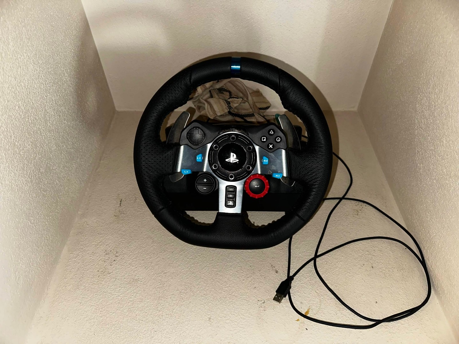 Logitech G29 Driving Force Racing Wheel – Black (941-000110) Fully working