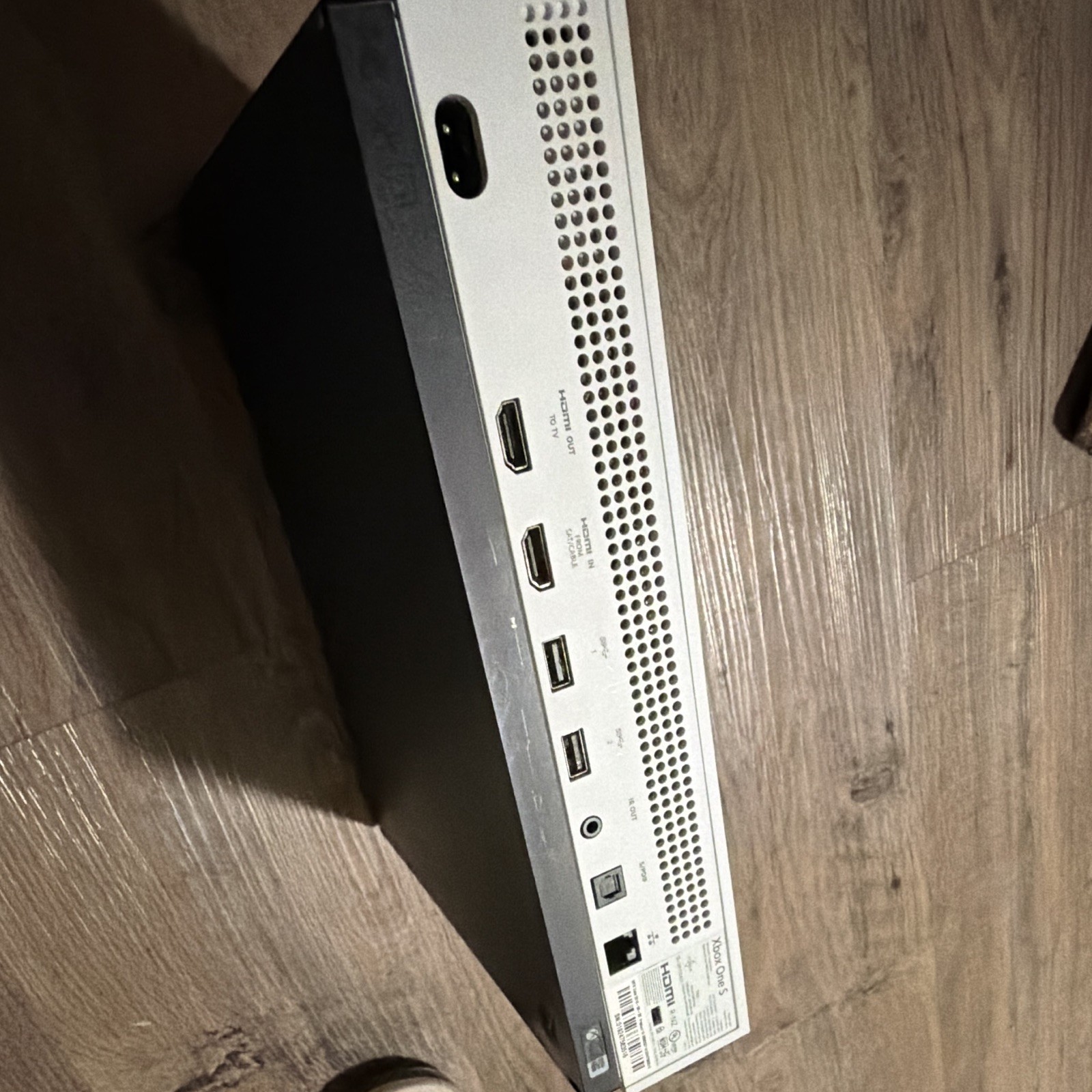 Xbox One S 1TB White Console 4K UHD Blu-Ray Compatible MPN 1681