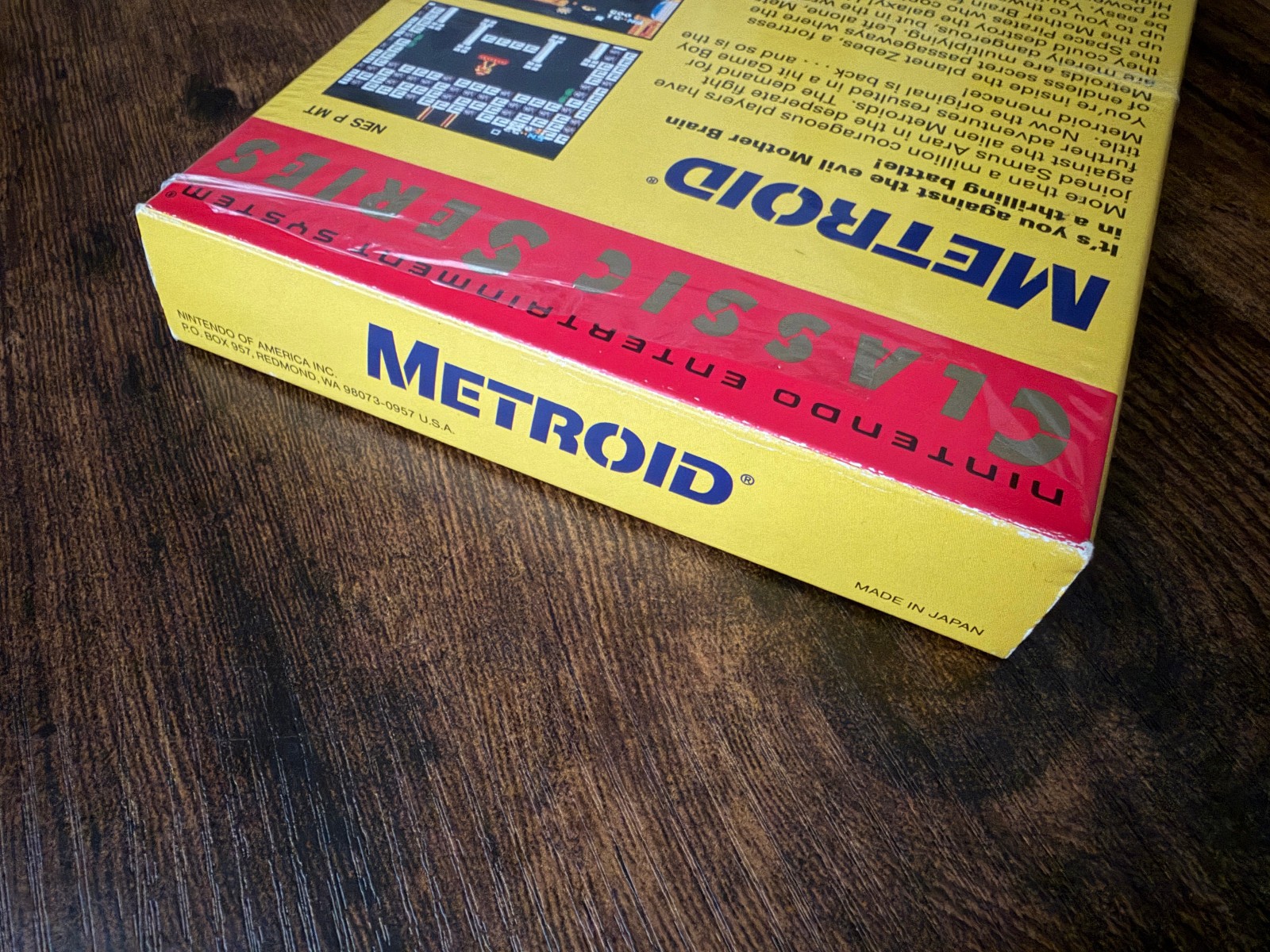 oval seal Metroid yellow complete in box seal nintendo nes factory MINT
