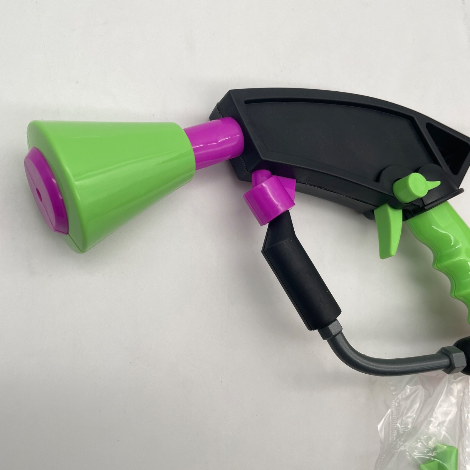 Nintendo Splatoon 2 Spla Maneuver Water Gun Toy Neon Pink