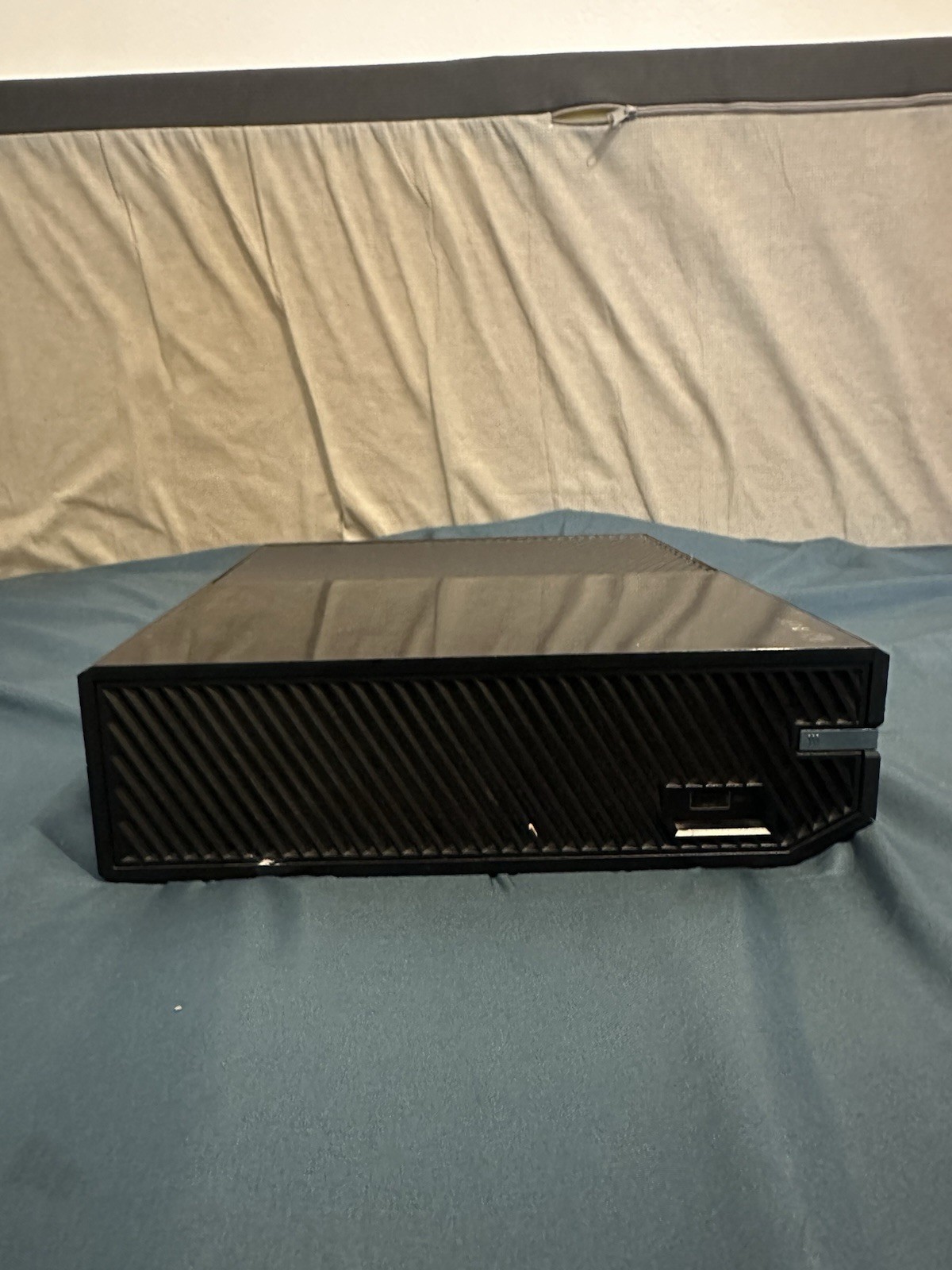 Microsoft Xbox One 500GB Black Console 1080p Blu-Ray Compatible MPN 1540