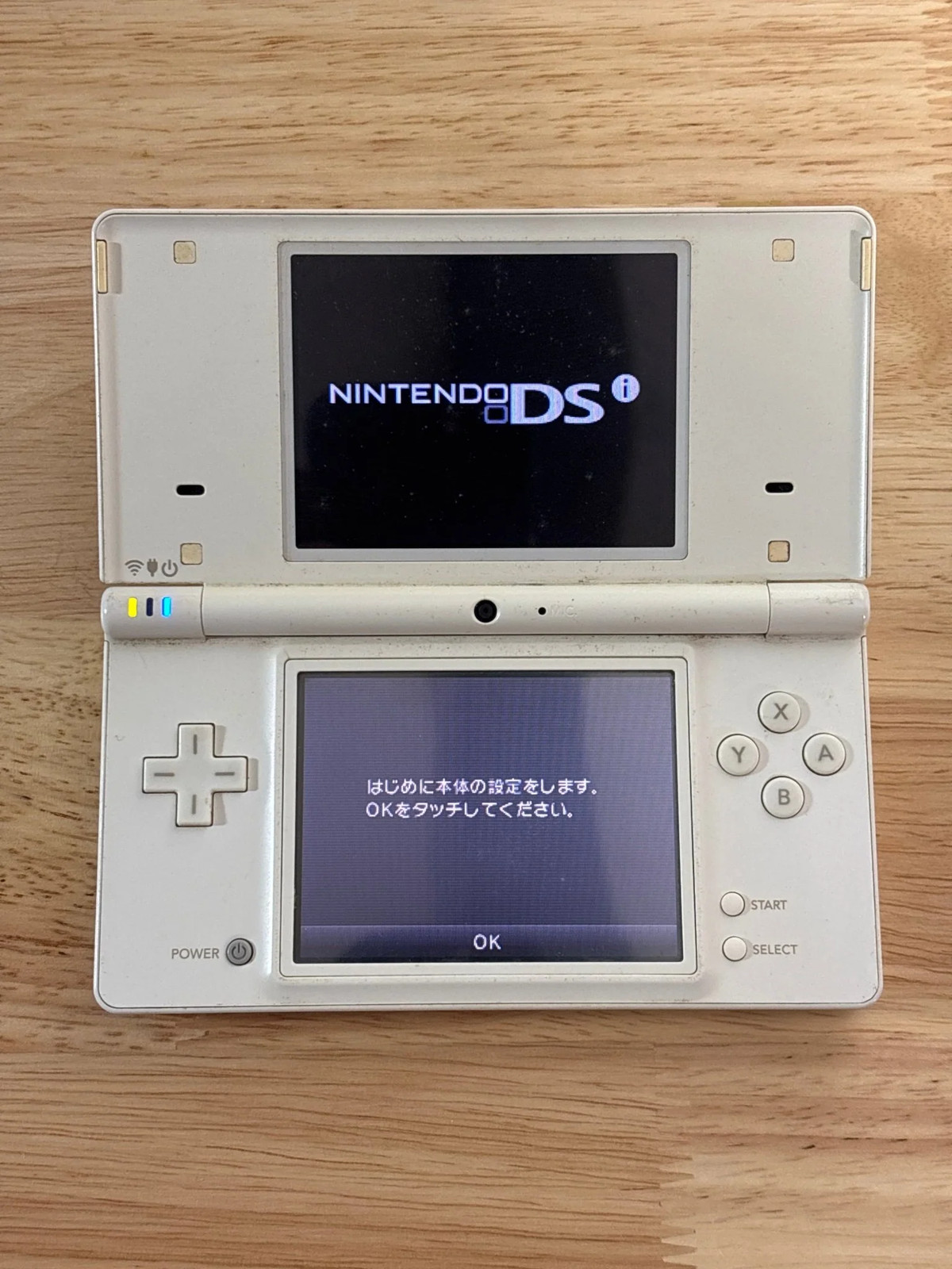 White Nintendo DSi – SD Card Included