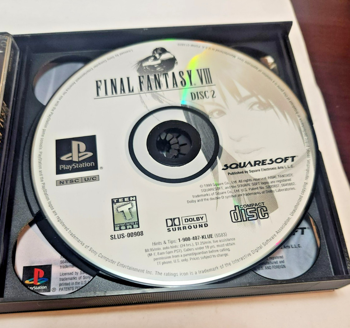 Final Fantasy VIII Playstation 1 Game Case 2 Manuals and 4 Discs