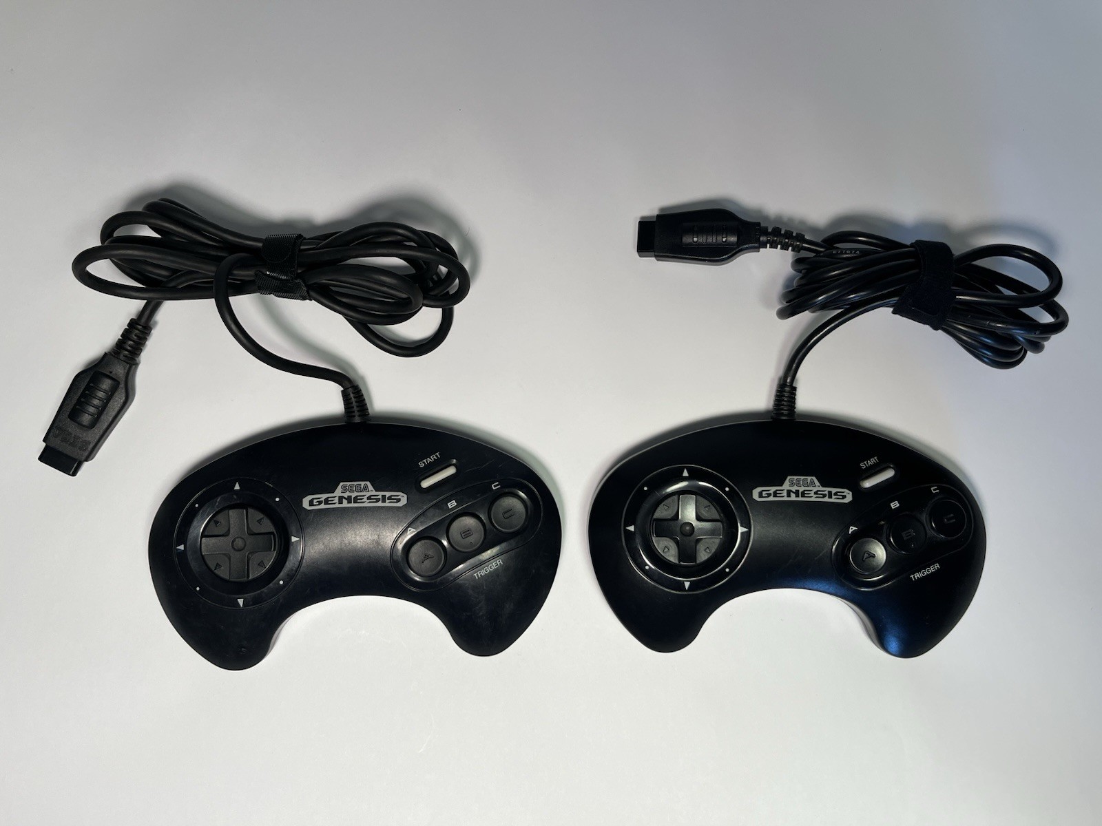 SEGA Genesis Model 2 MK-1631 Console Bundle 2 Controllers + Sonic Game WORKING