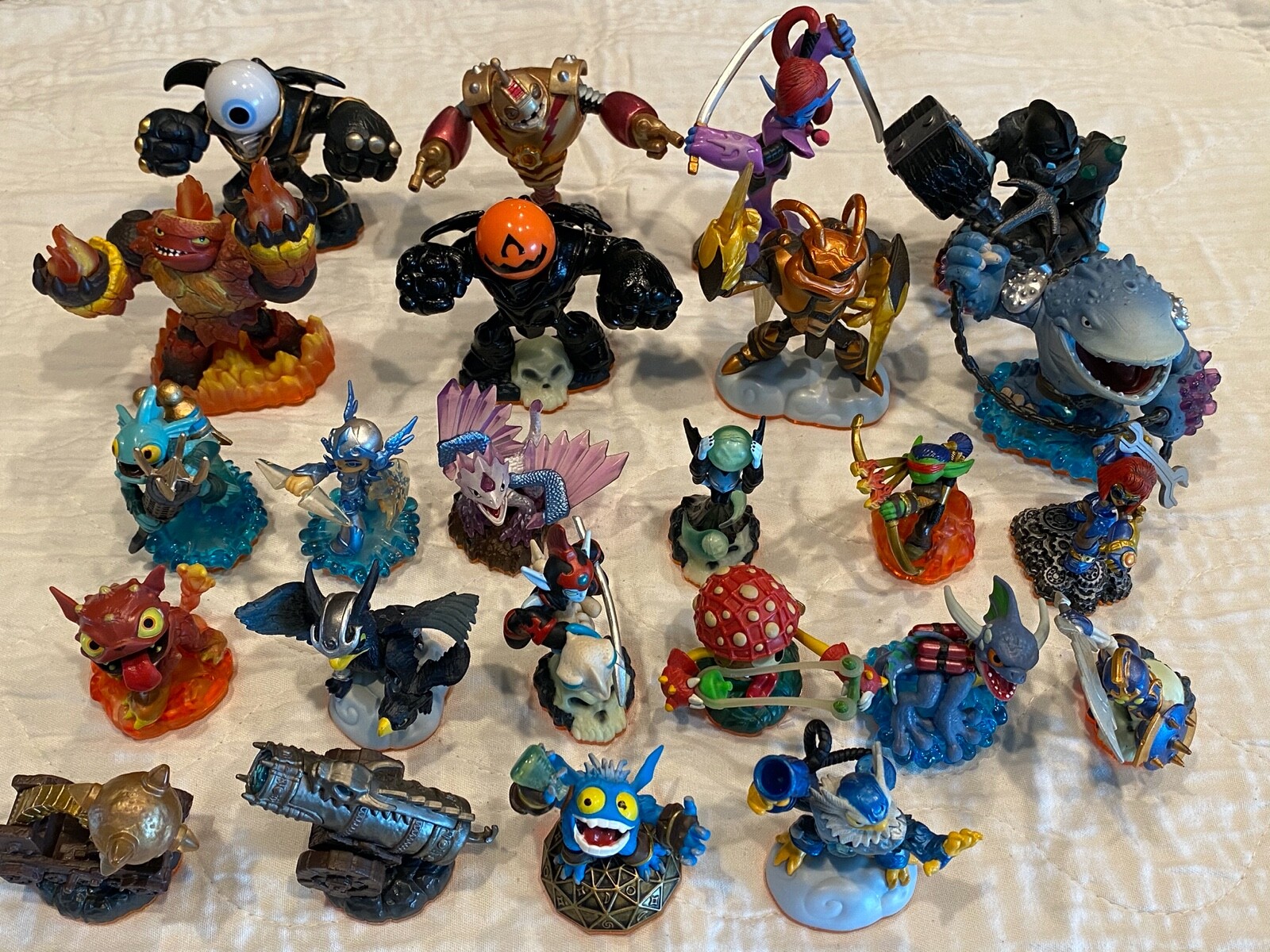 SKYLANDERS GIANTS Figures Magic Items ~ YOU PICK FIGURE ~ BUY 2 GET 2 FREE