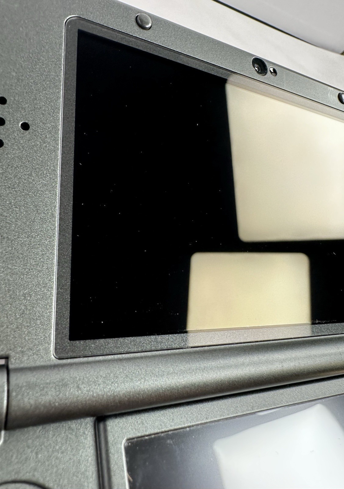 Nintendo New 3DS XL Console W/Charger & Case (DOESN’T READ GAMES/PARTS ONLY)