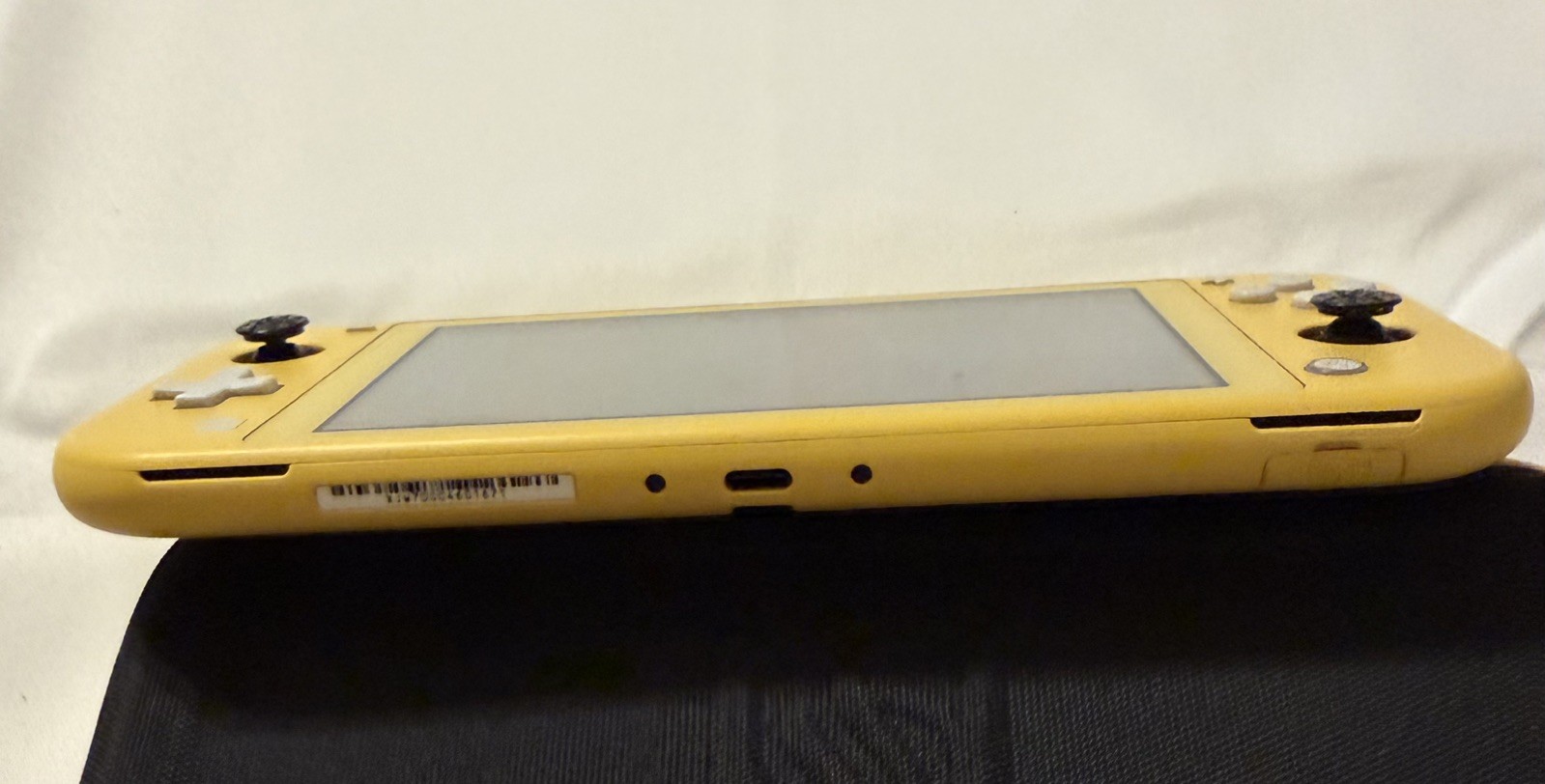 Nintendo Switch Lite Yellow Handheld System 32GB 720p Touch Screen HDH-001