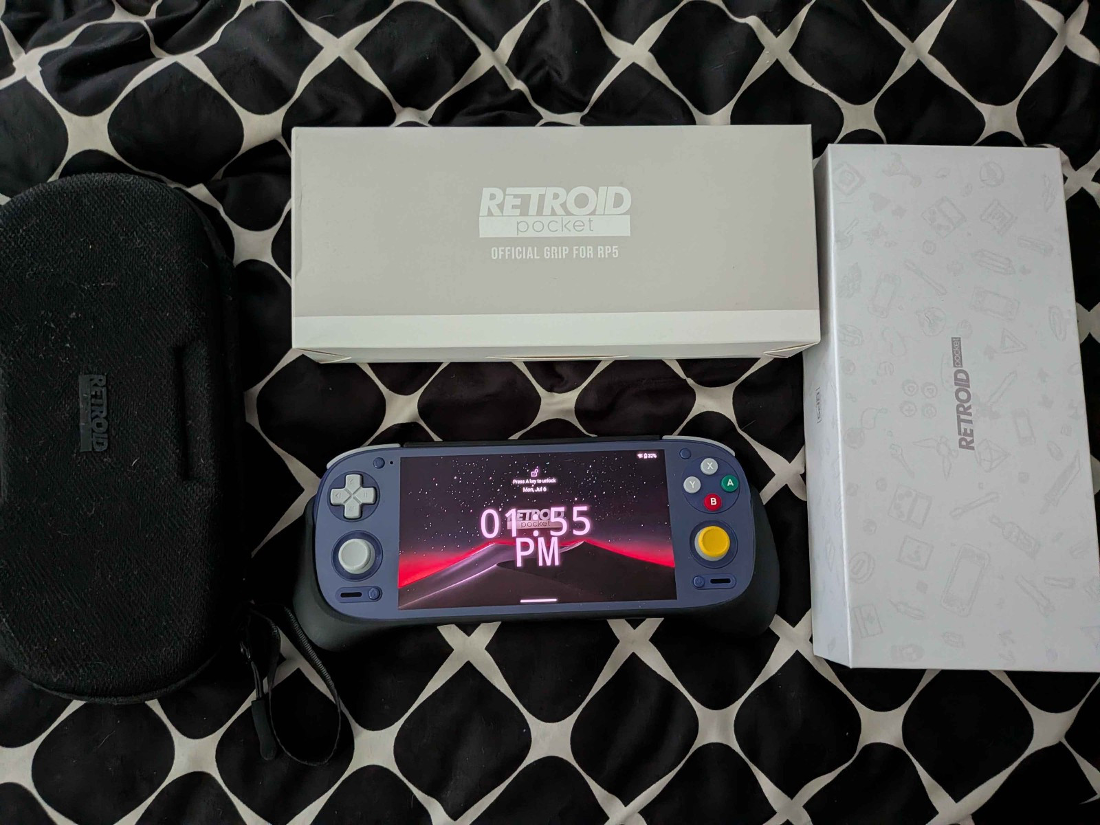 Retroid Pocket 5 GC Colorway used w/ official grip and case