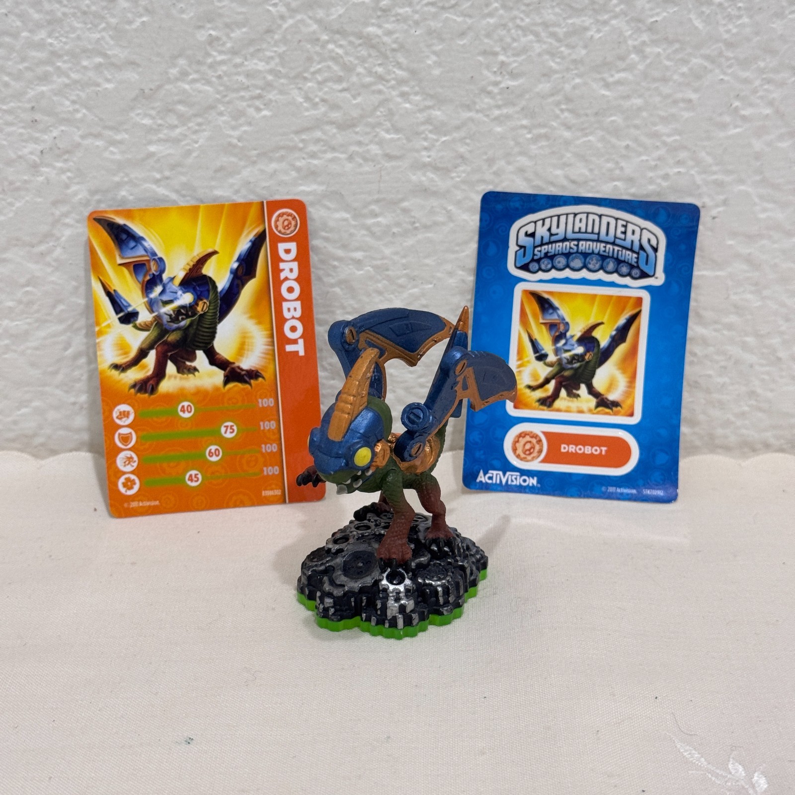 Skylanders Spyro’s Adventure Drobot Figure w/ Trading Card Sticker 2011
