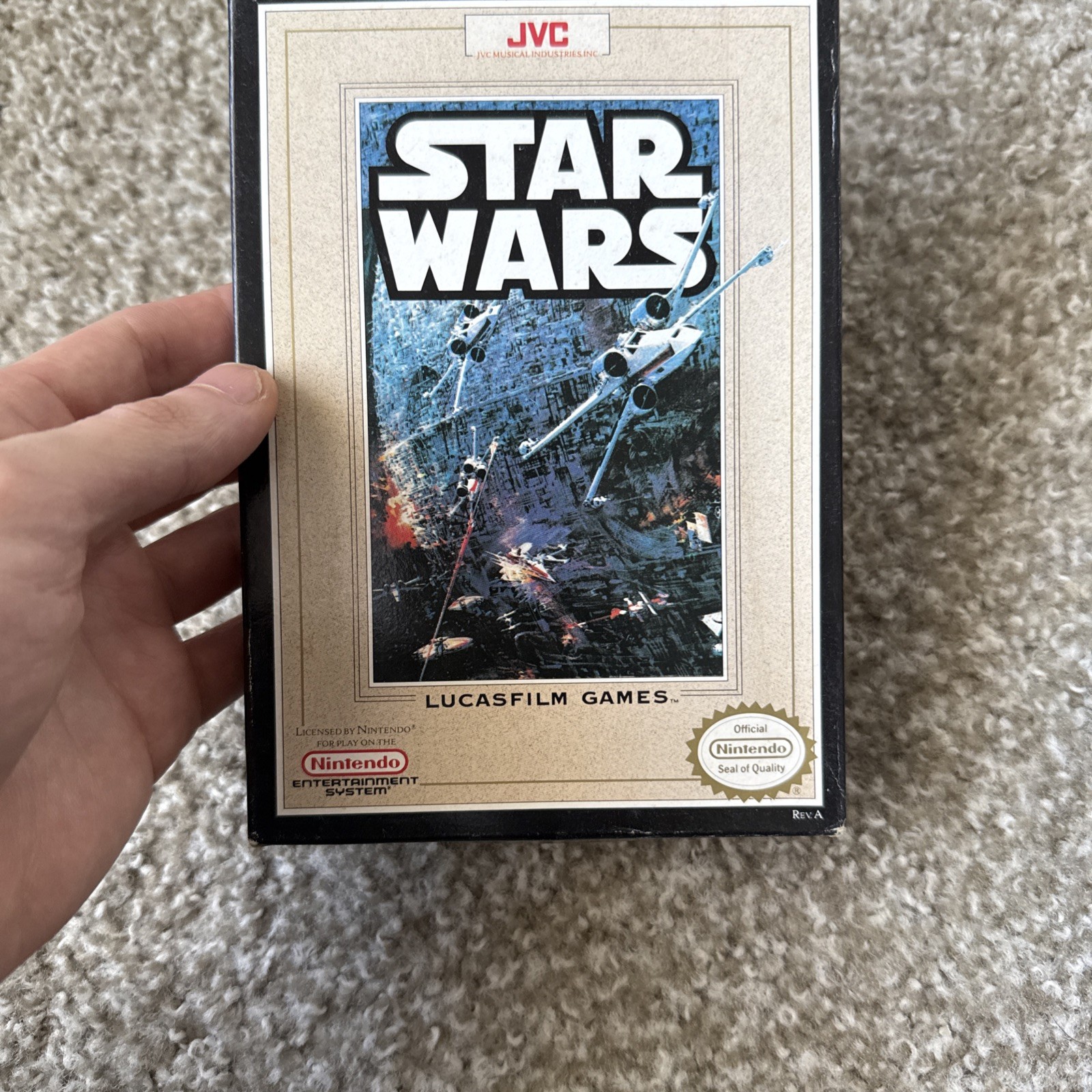 oval seal Star Wars complete in box nintendo nes