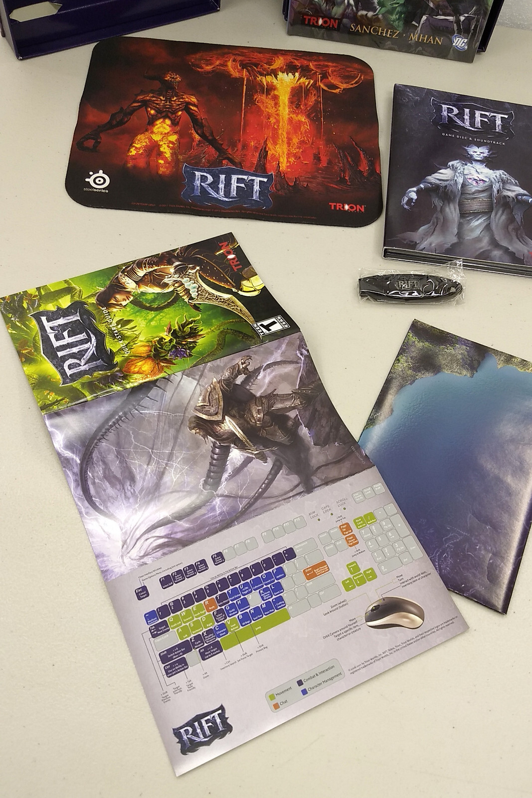 RIFT Collector’s Edition COMPLETE ~ PC DVD-Rom 2011 ~ Trion Worlds