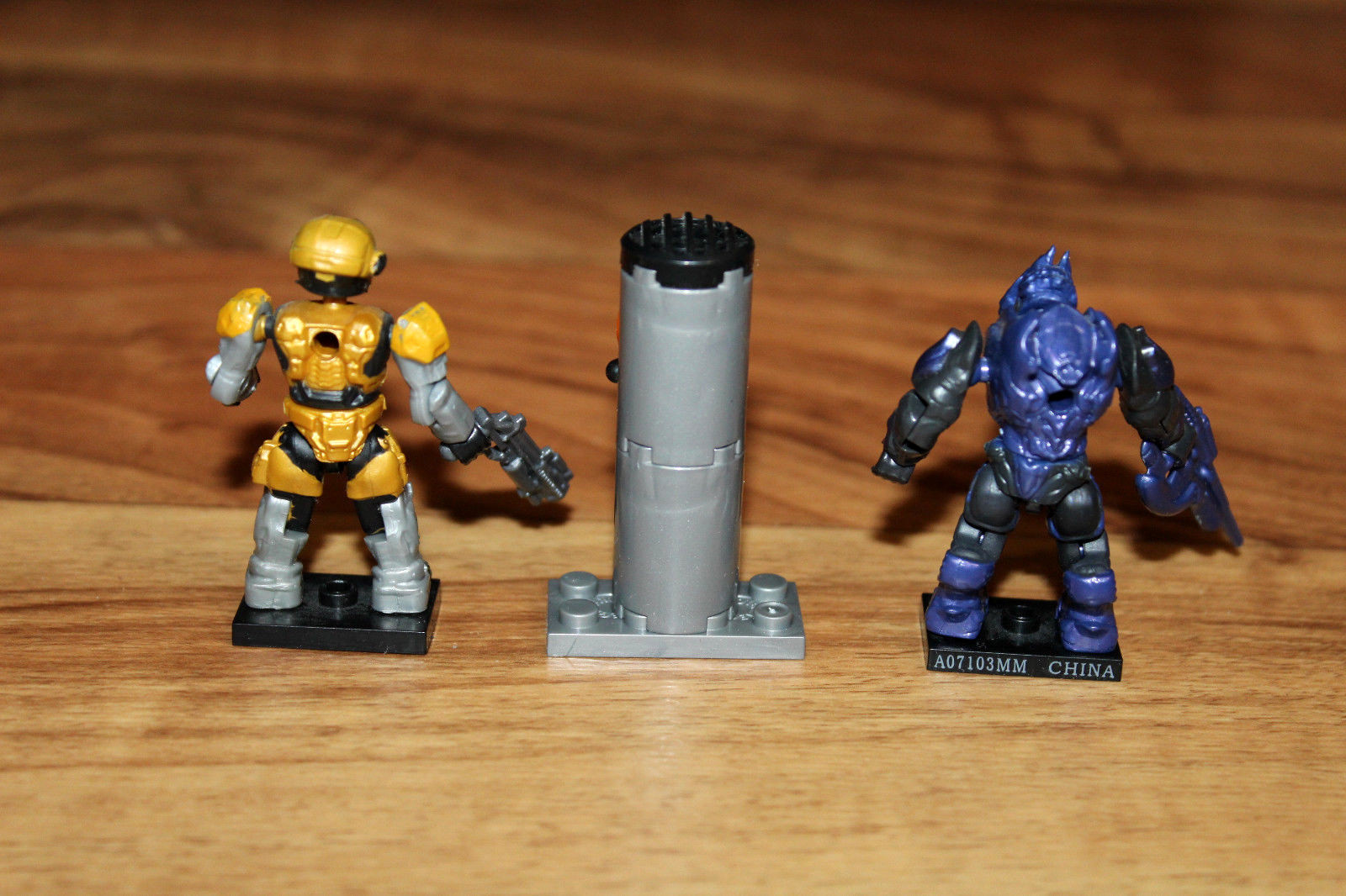 Mega Bloks Mega Construx Halo Figure Set Spartan Yellow Purple Orange Gold Grey